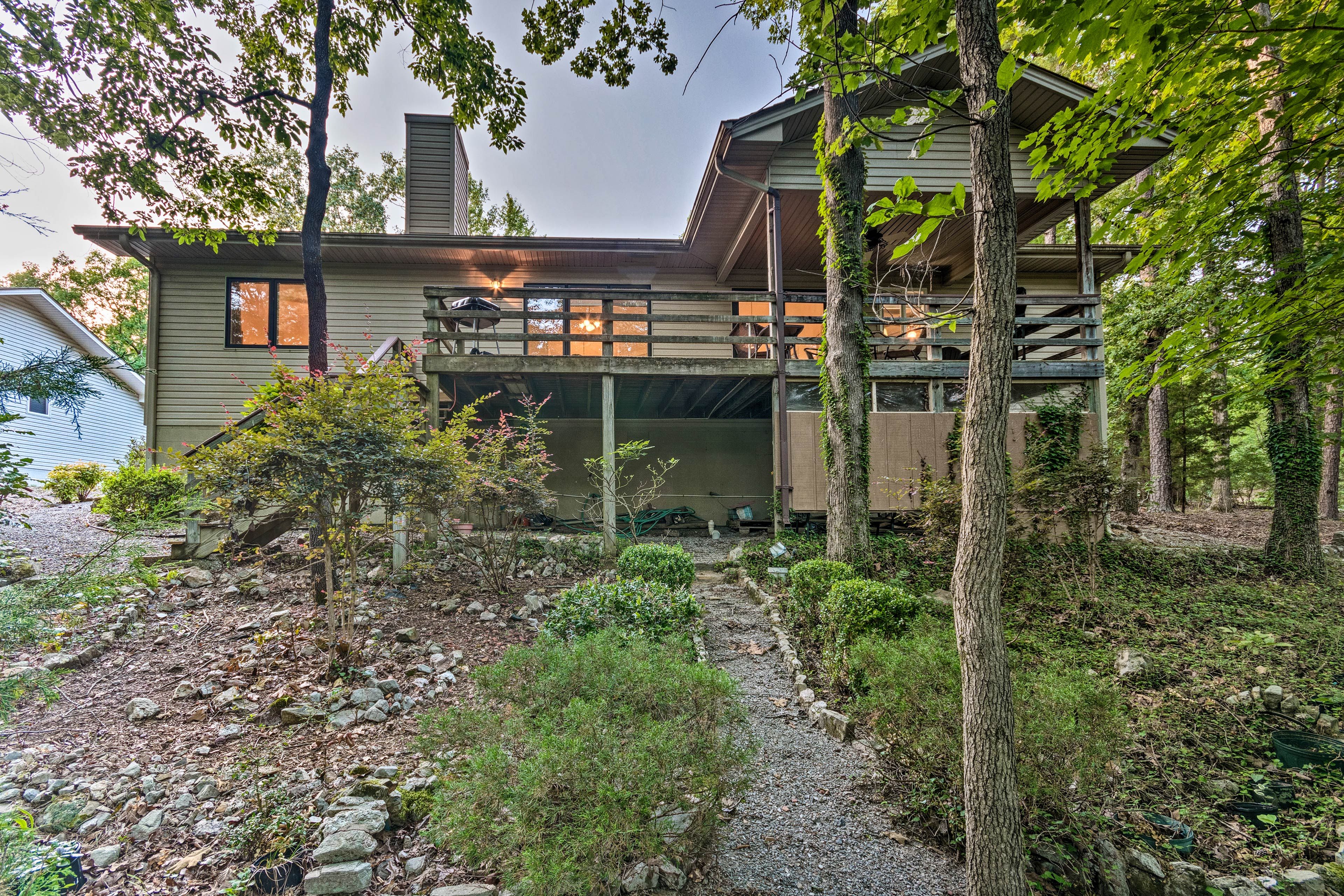 This single-story home can accommodate guests of every ability.