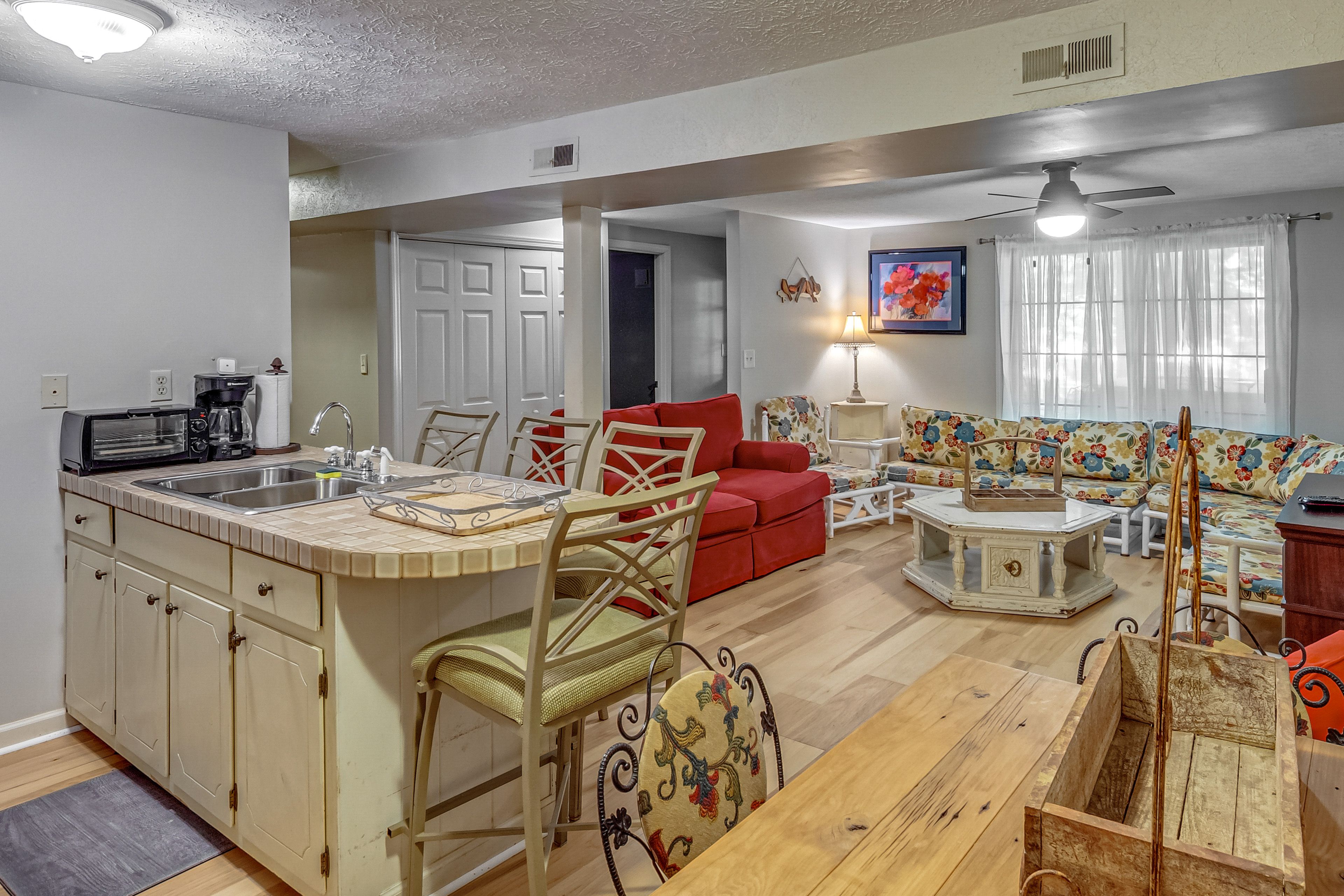Basement | KItchenette