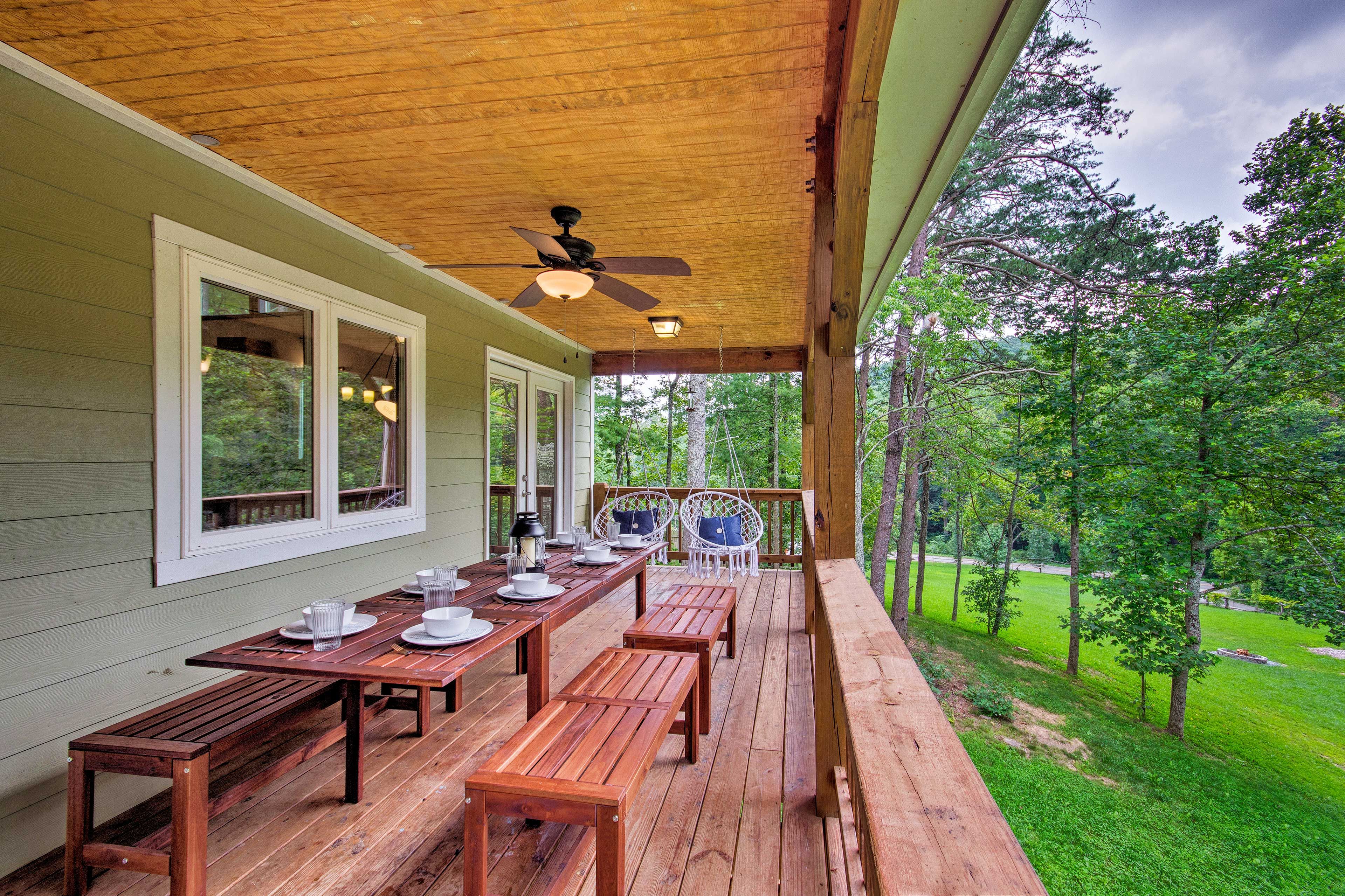 Deck | Outdoor Dining
