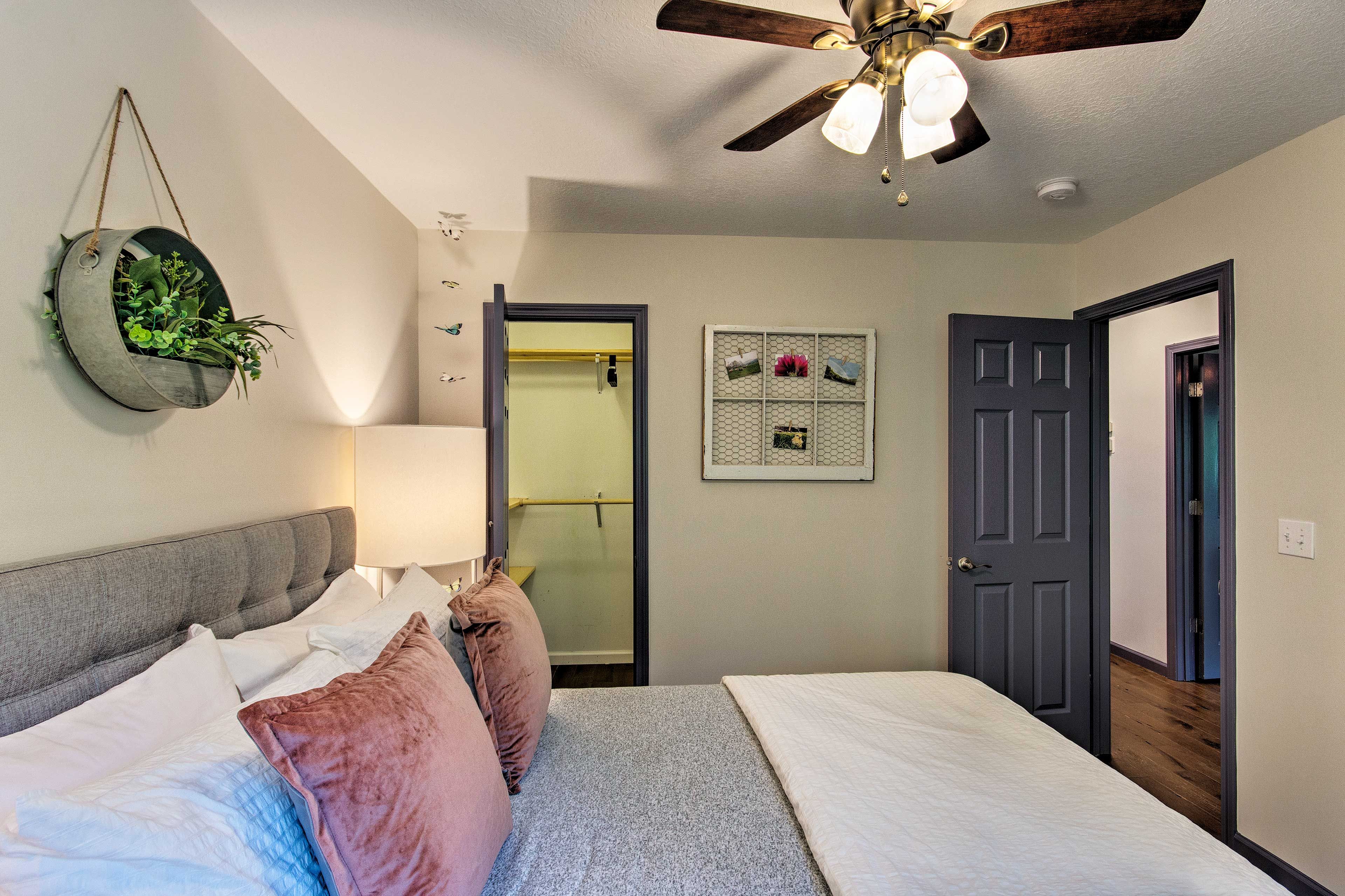 Bedroom 4 | Queen Bed