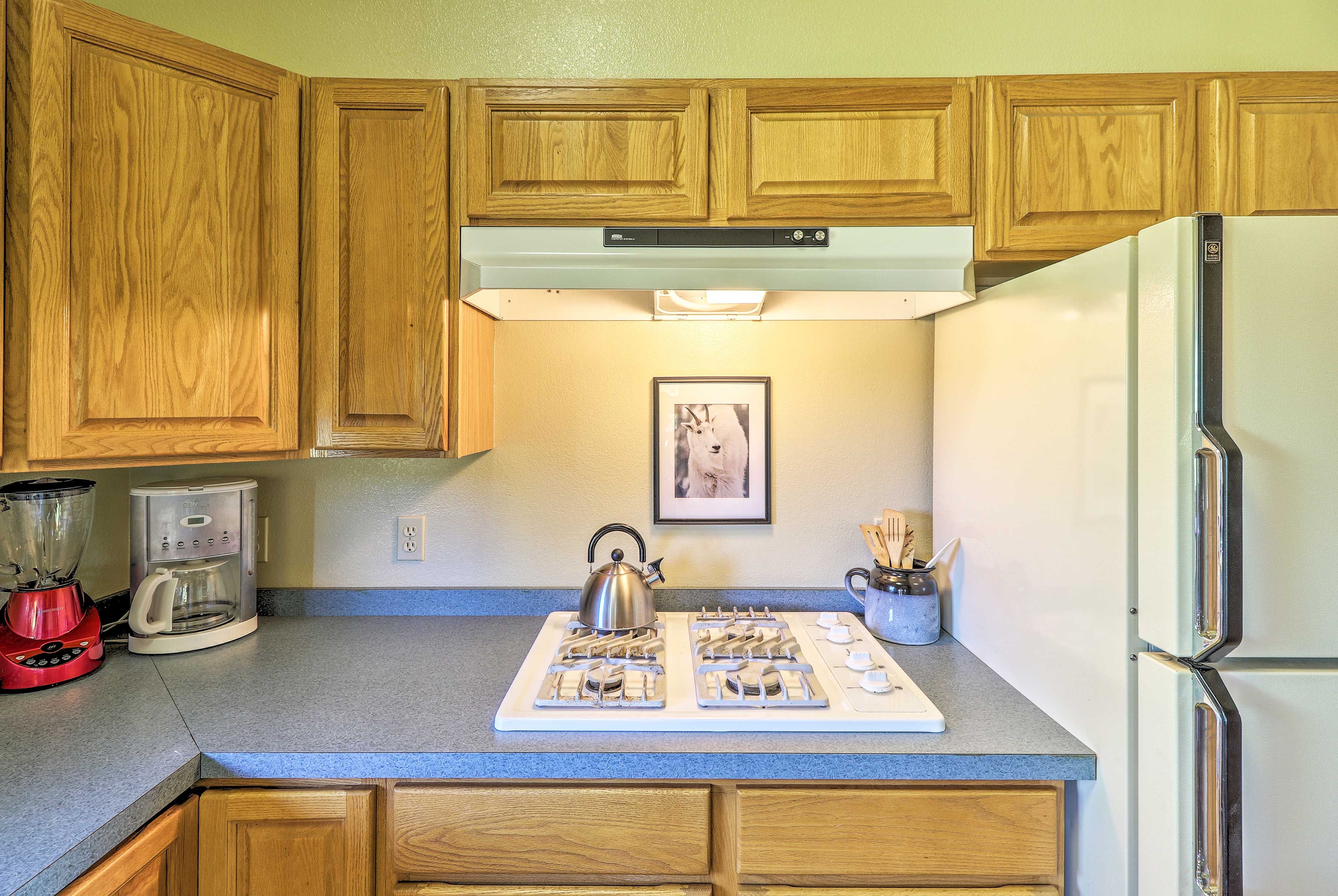 The property is filled with fun mountain-themed decor.