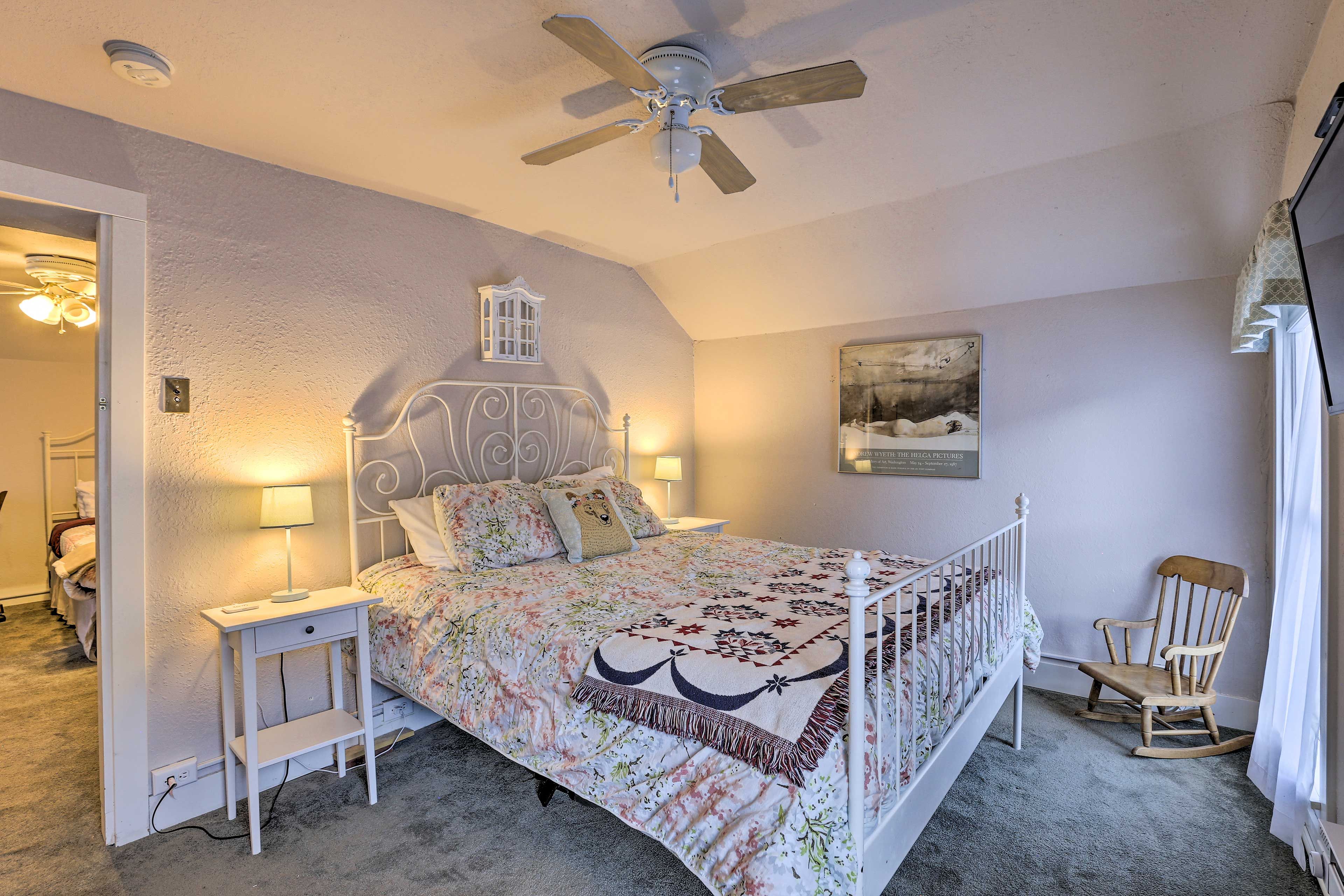 Bedroom 1 | King Bed