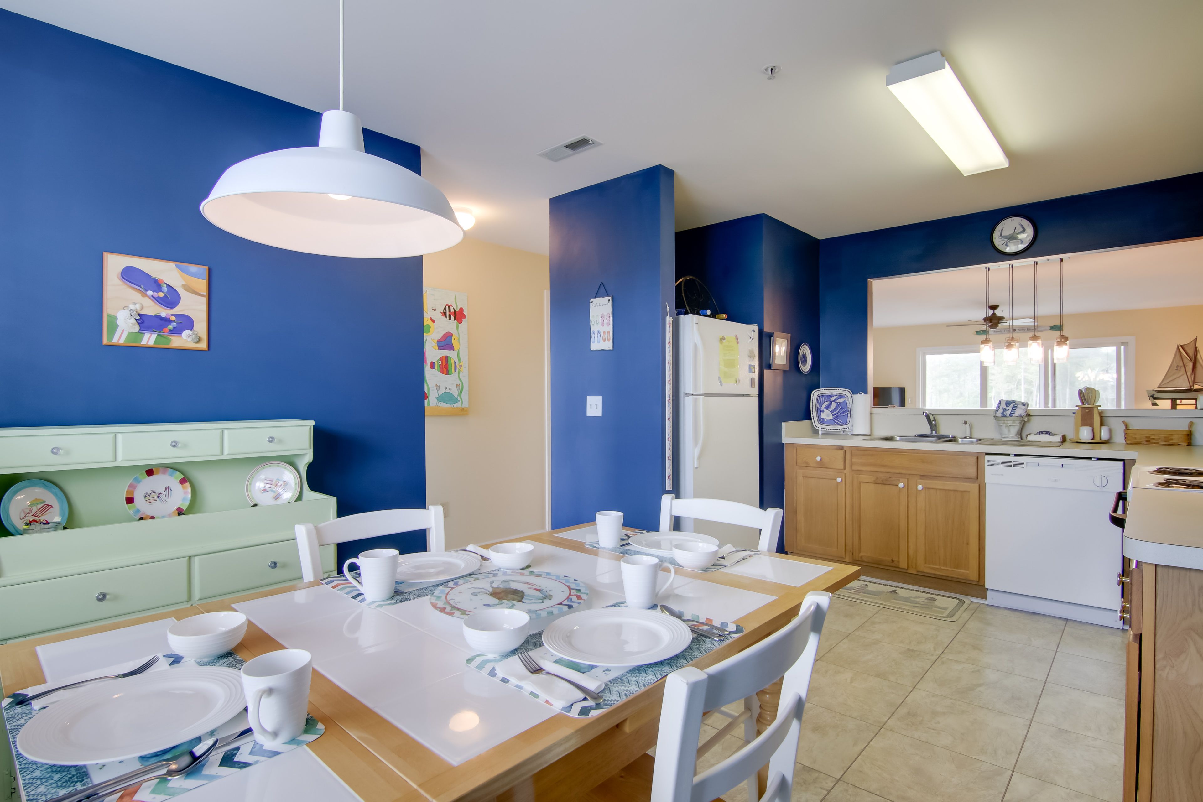 Dining Space | Dishware/Flatware
