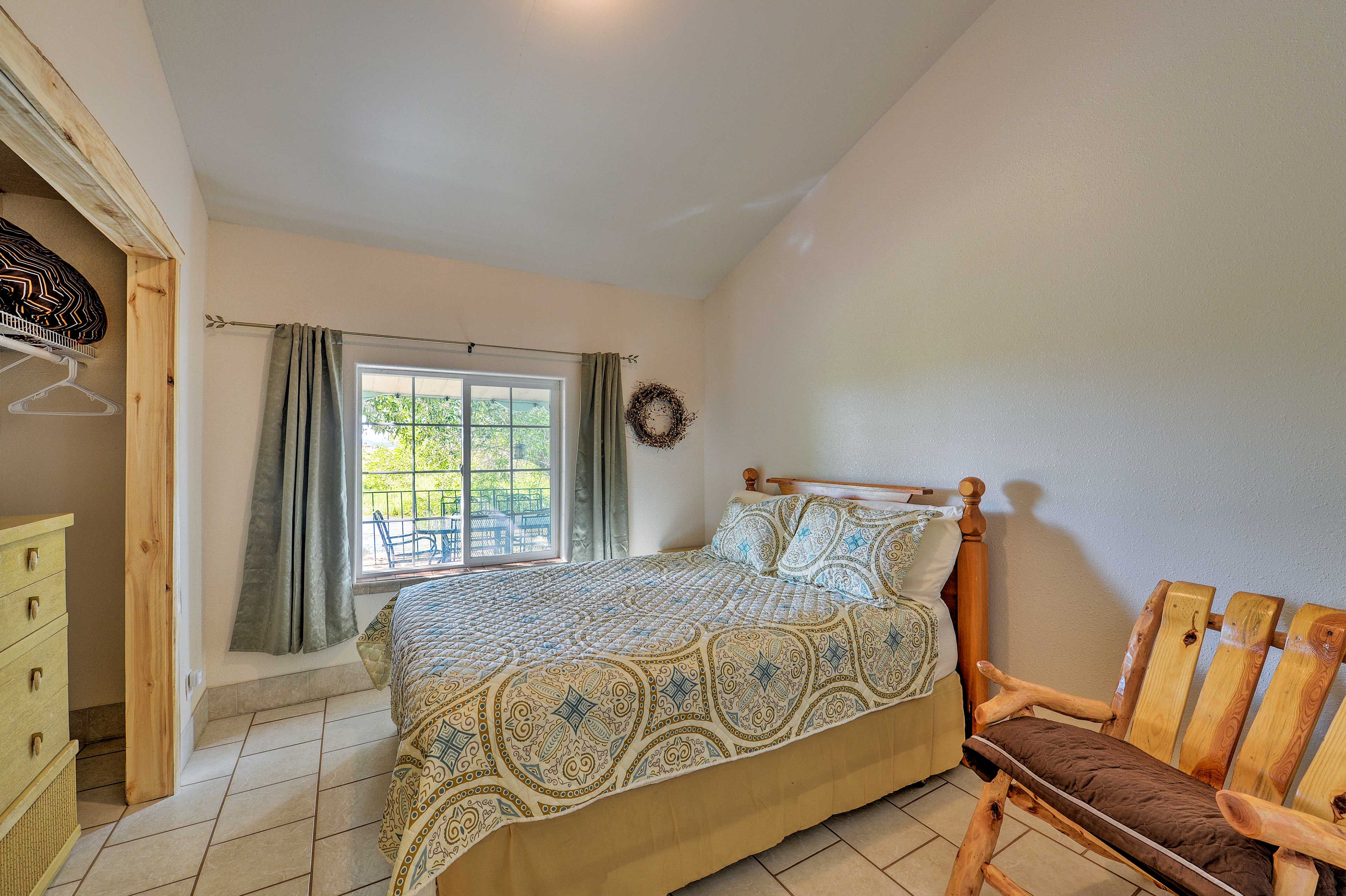 Bedroom  4 | Queen Bed