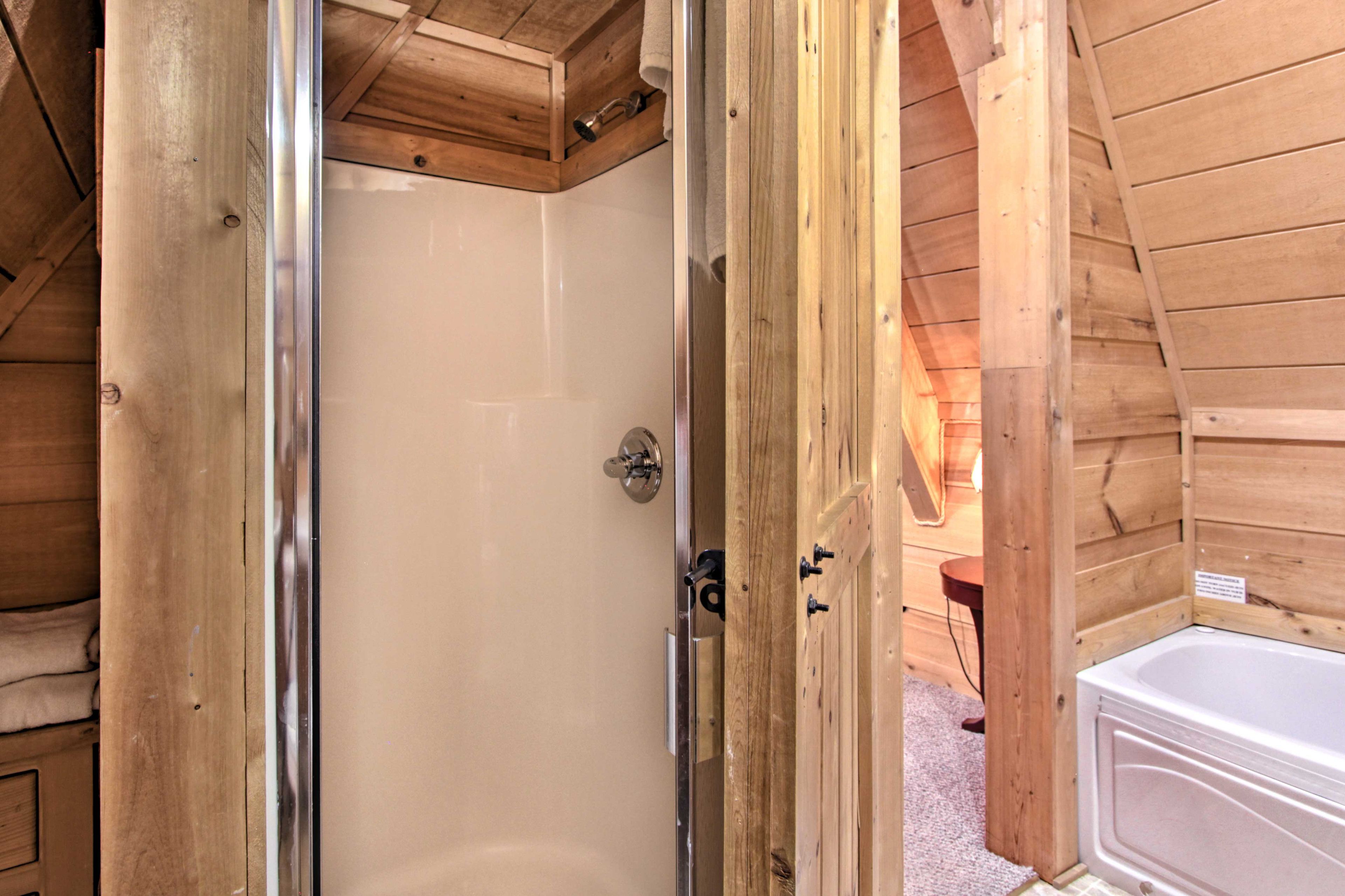 Full Bathroom | Towels & Linens Provided