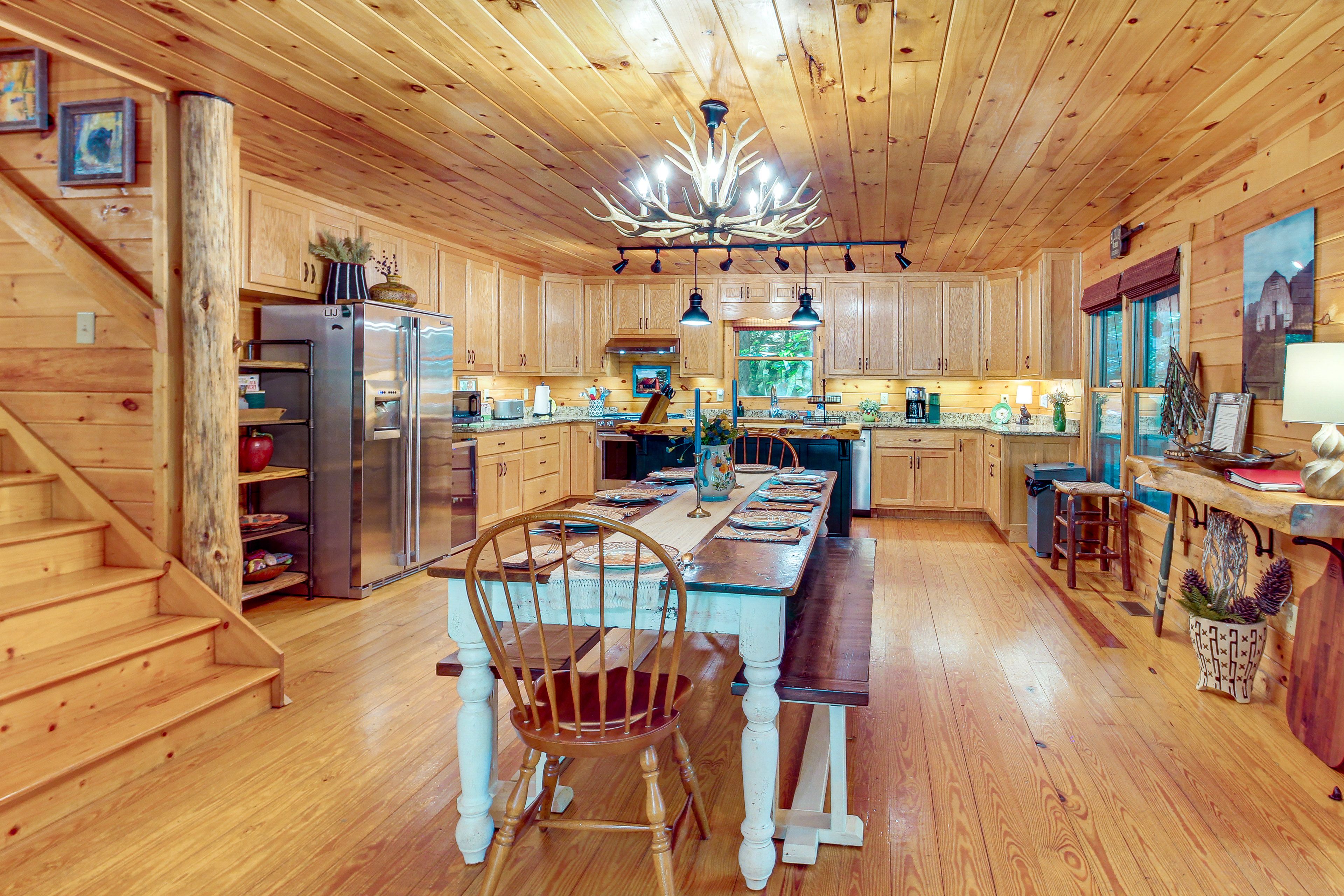 Dining Area | Dishware & Flatware