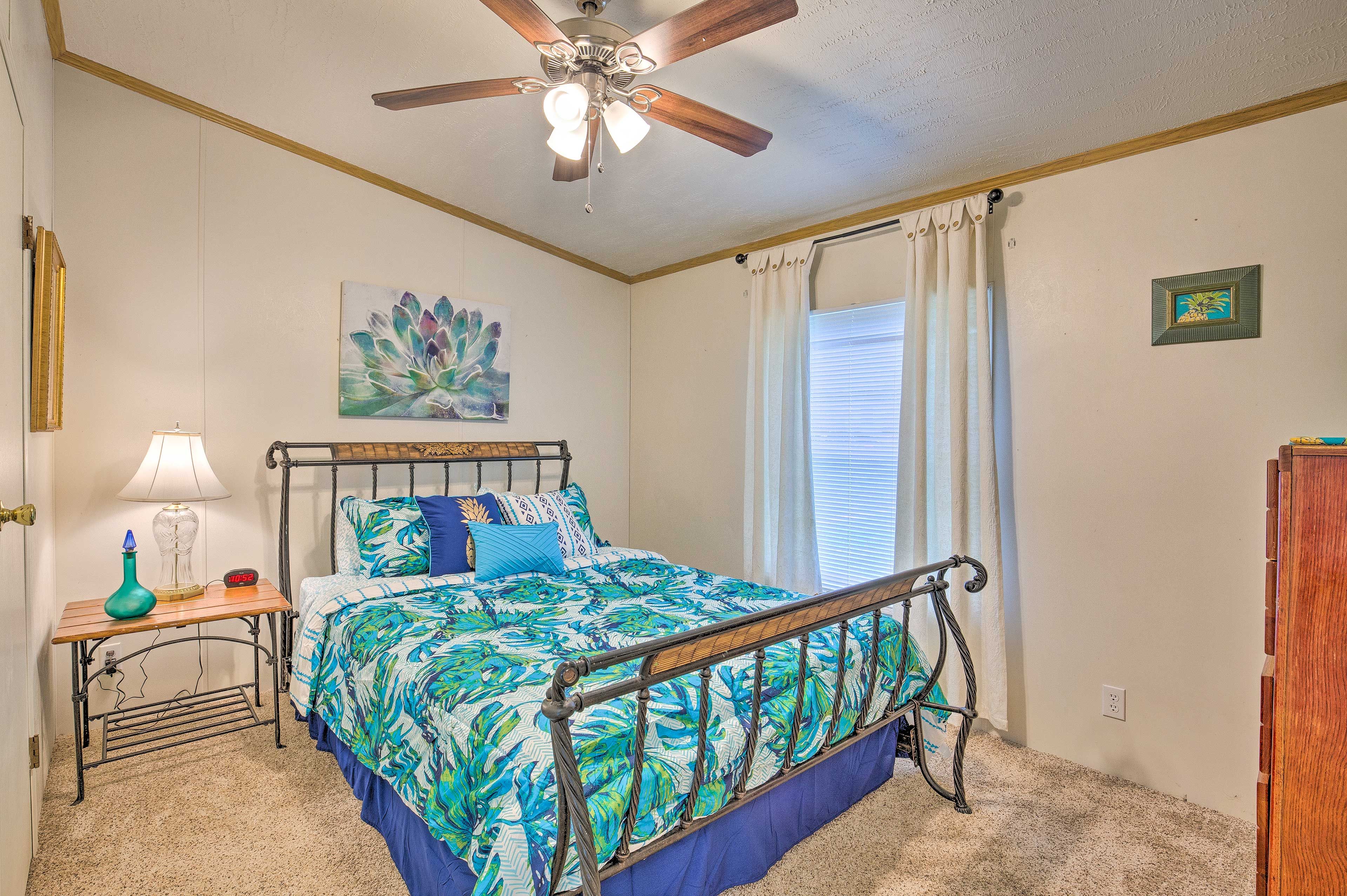 Bedroom 3 | Queen Bed