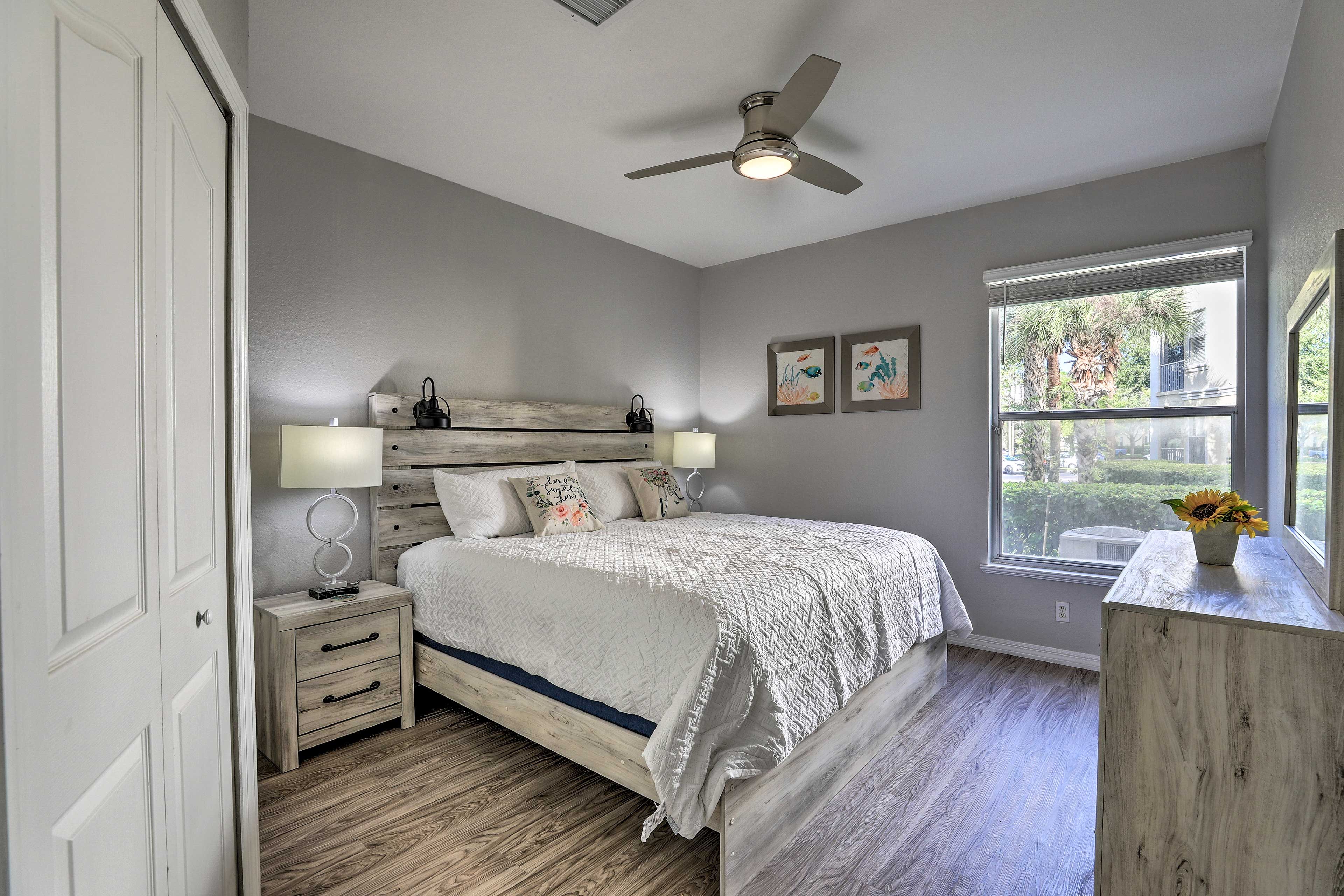 Bedroom | King Bed