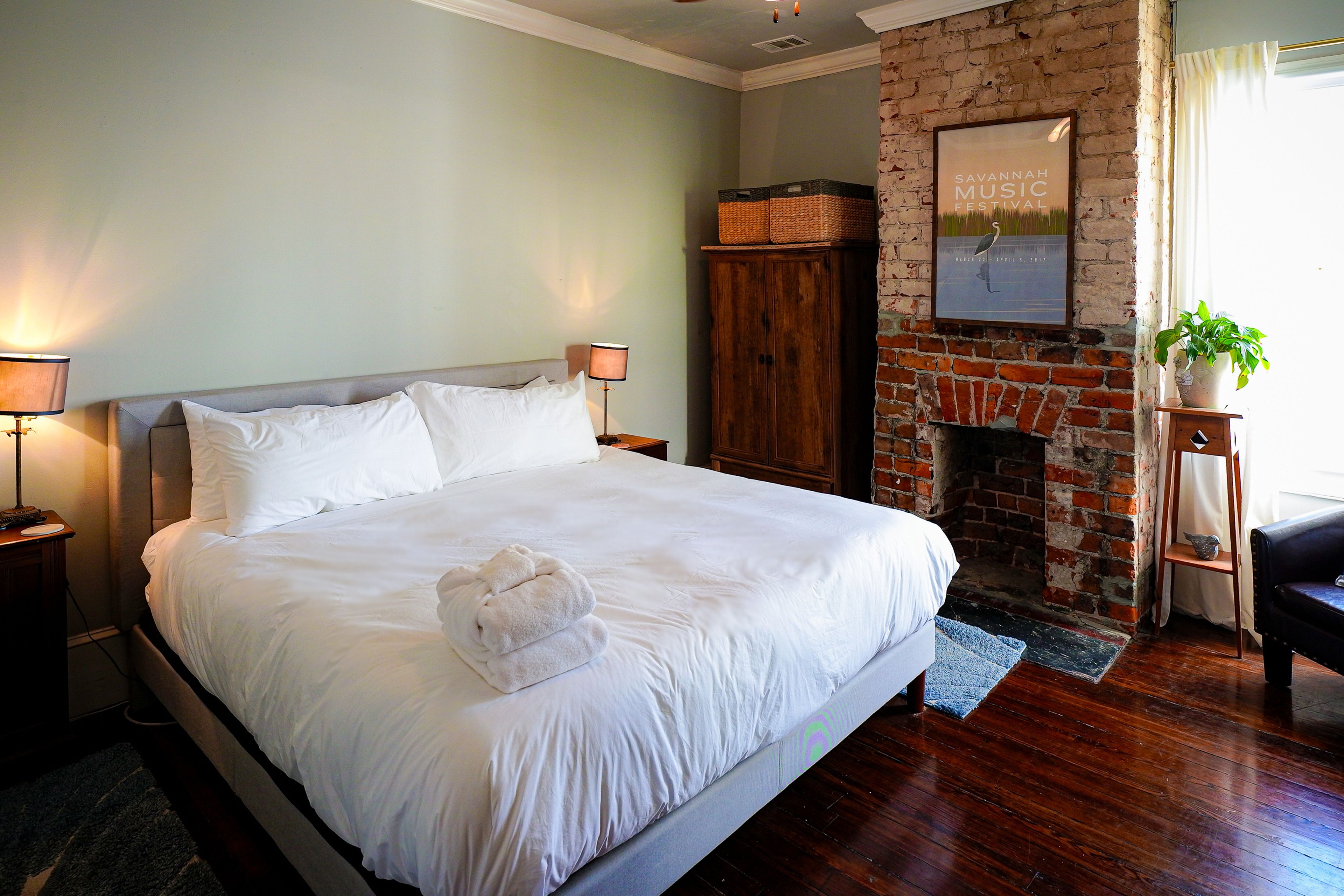 Bedroom 1 | King Bed | Linens Provided