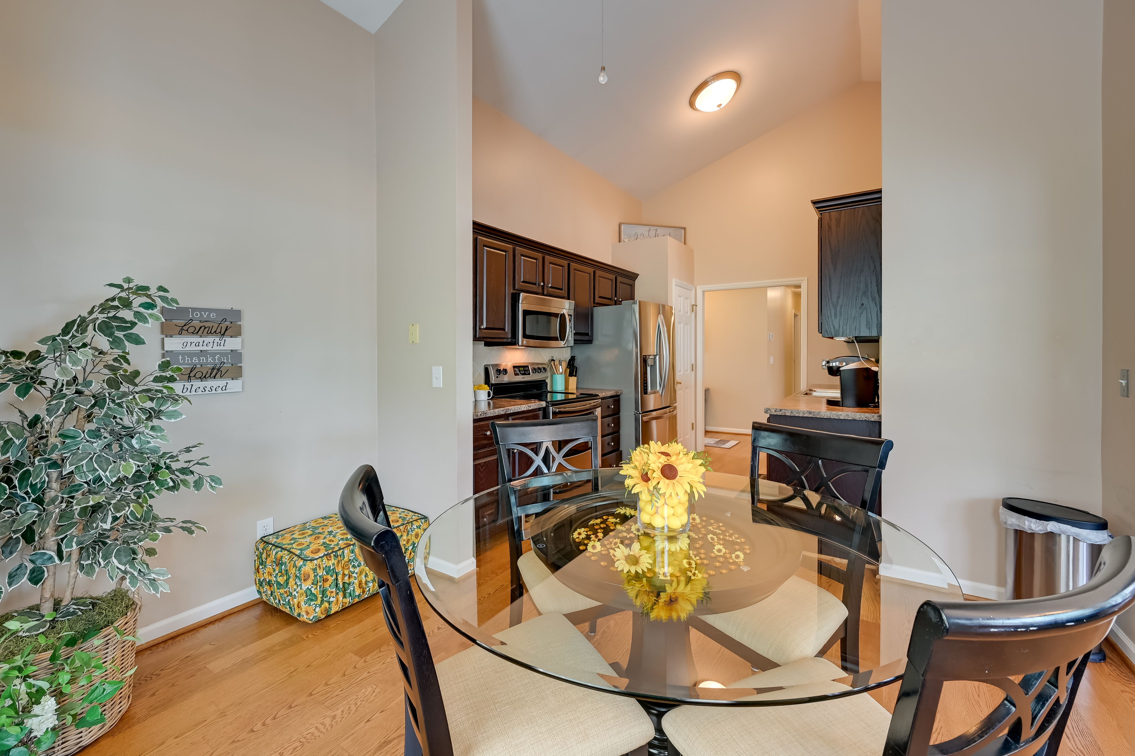 Dining Nook | Free WiFi