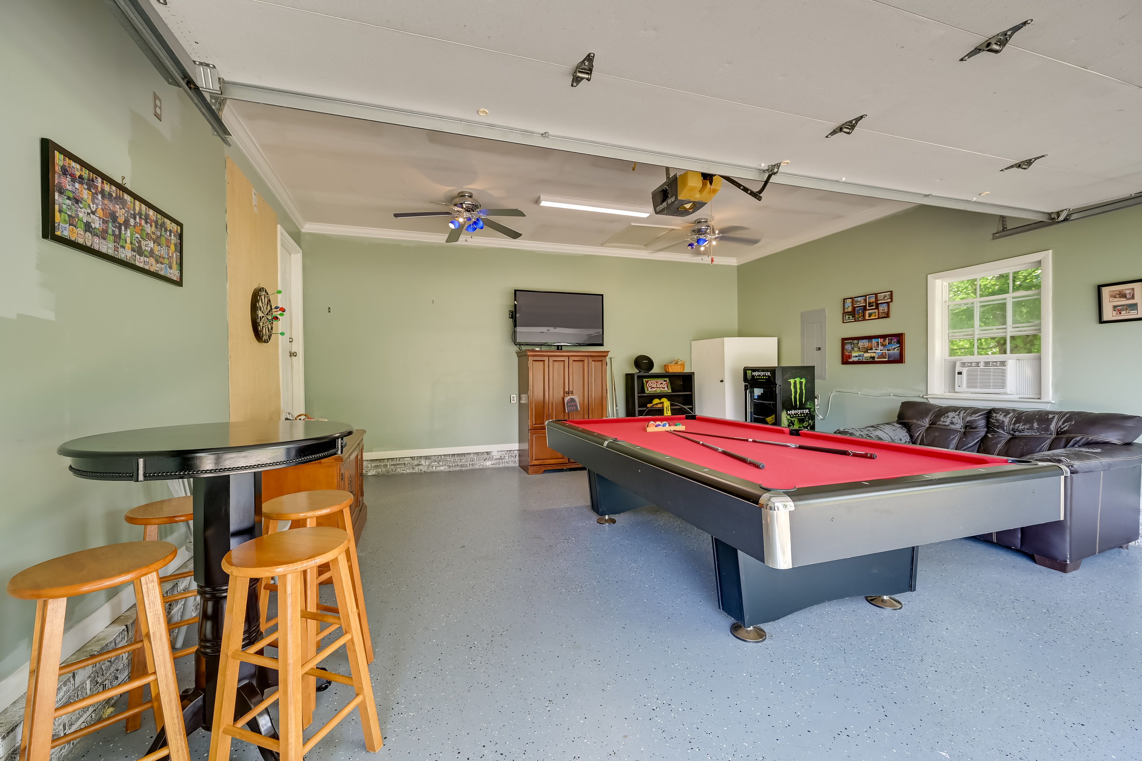 Game Room (Garage)