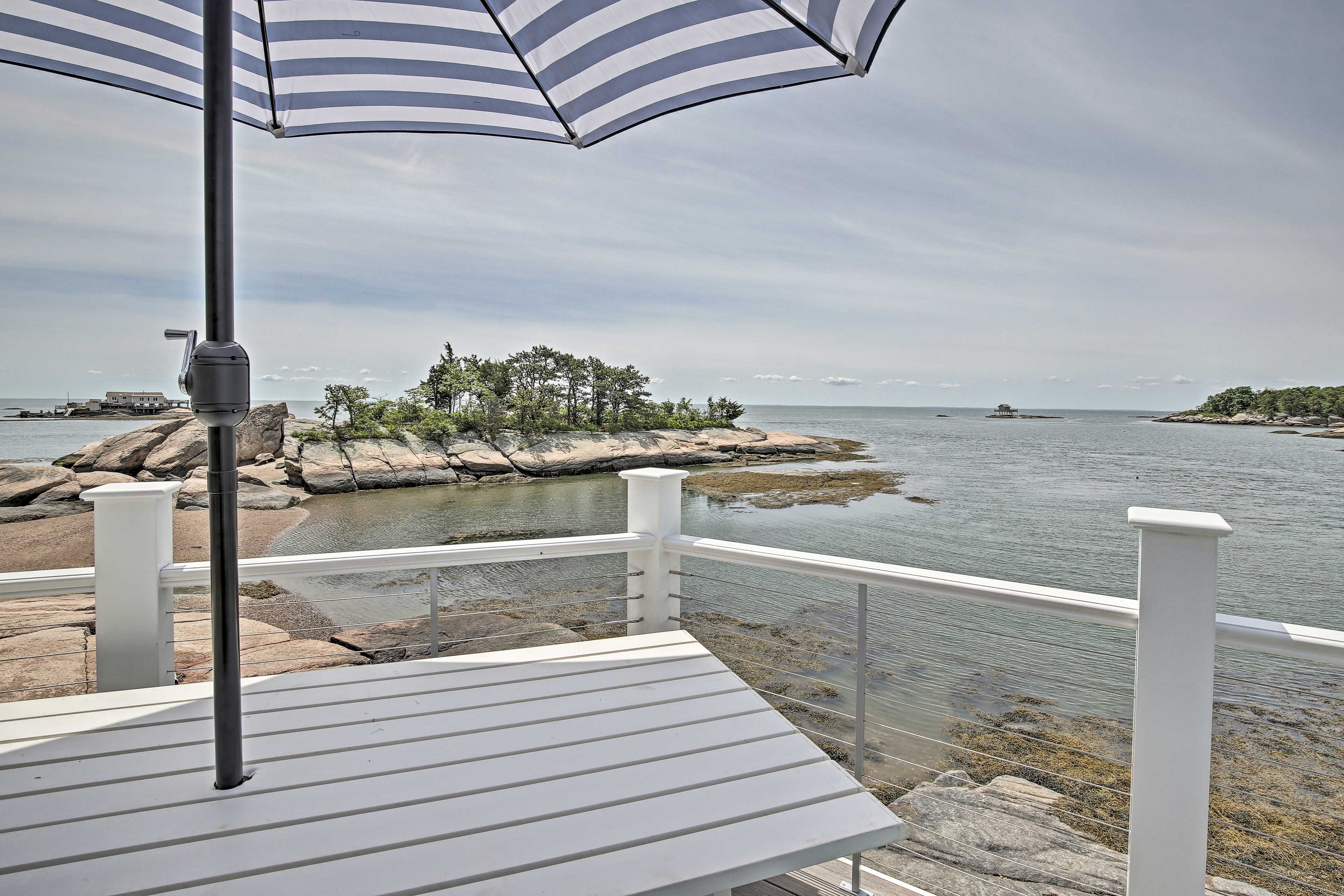 Enjoy dinner with a view at the picnic table.