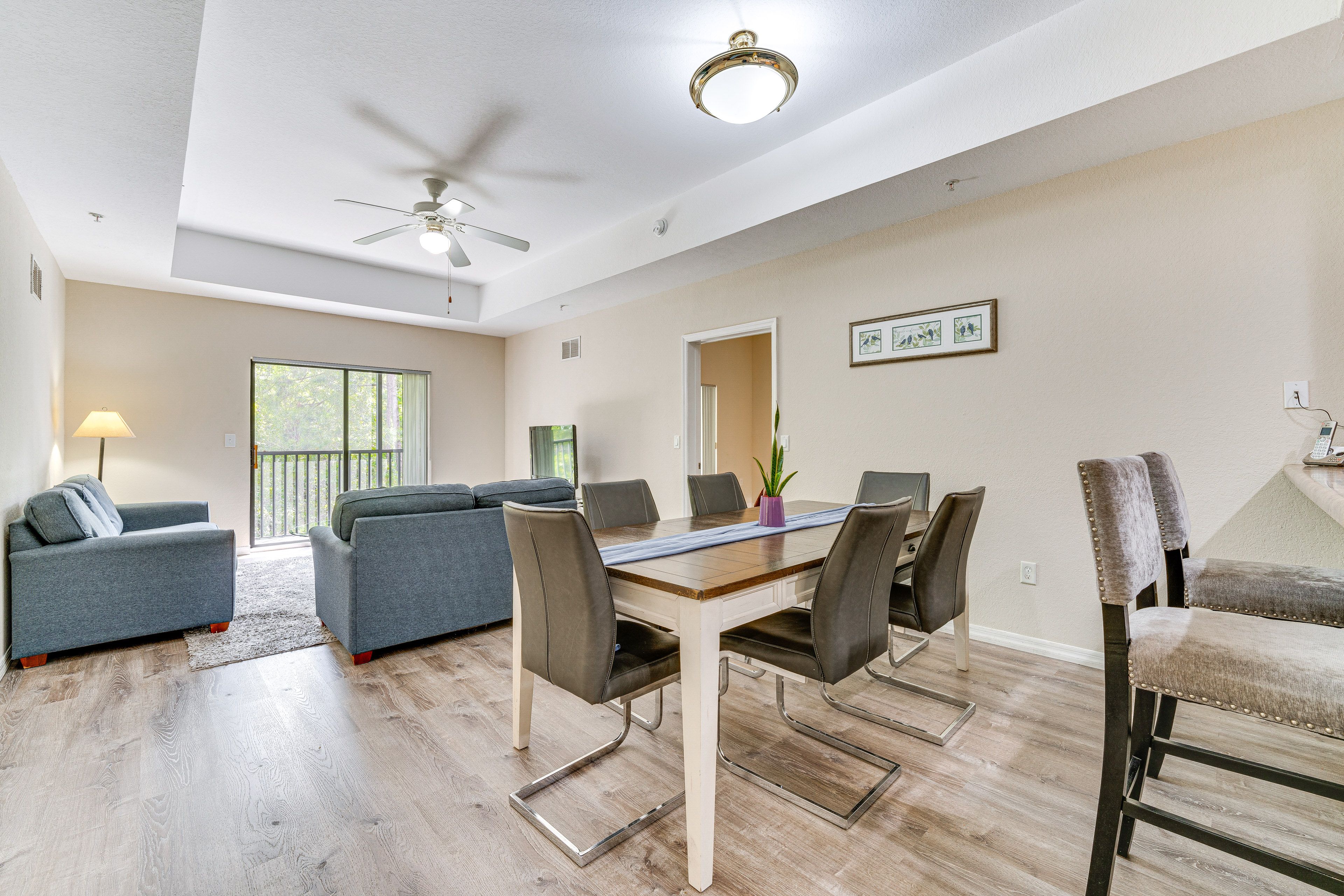 Dining Area | Dishware & Flatware Provided