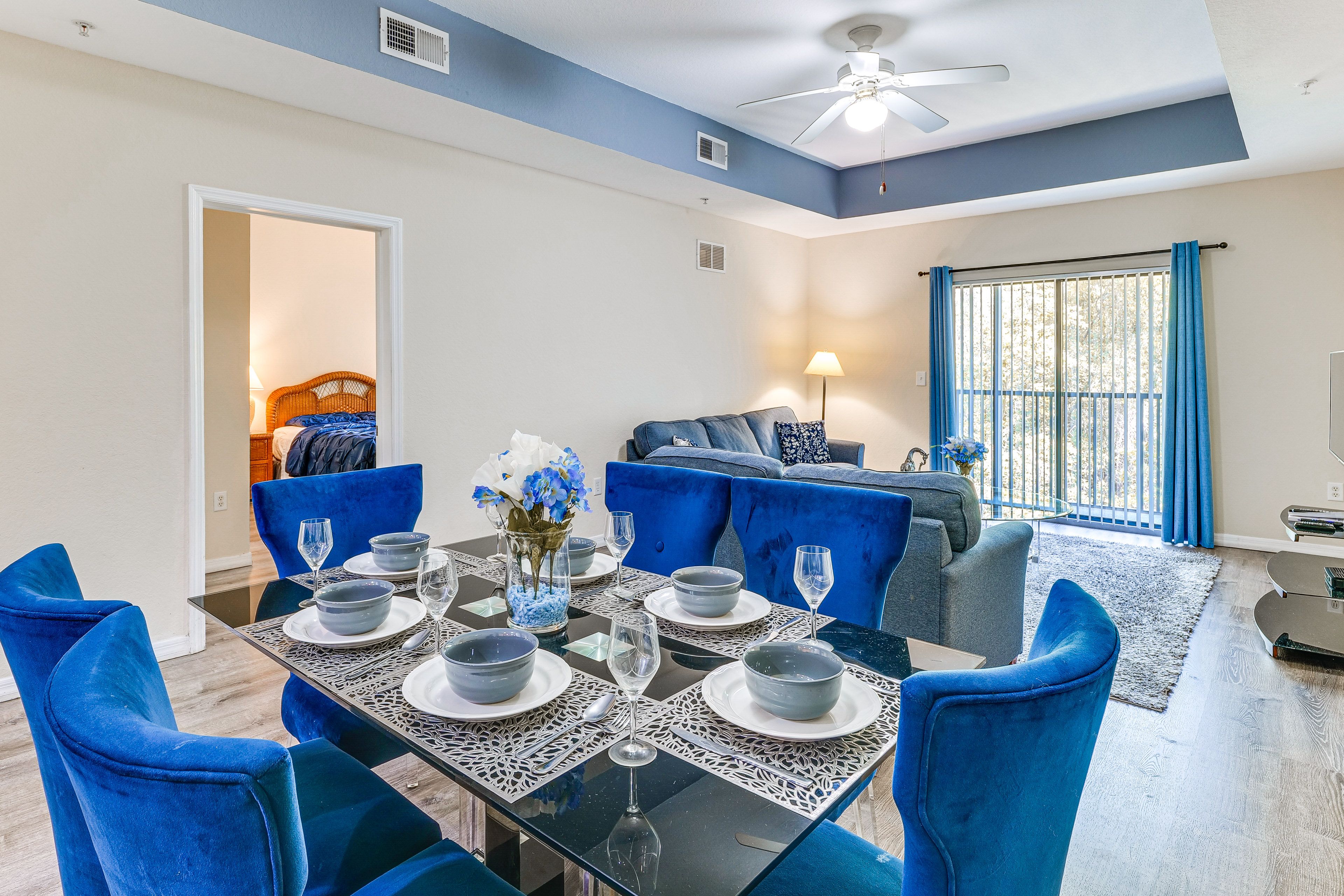 Dining Area | Dishware & Flatware Provided