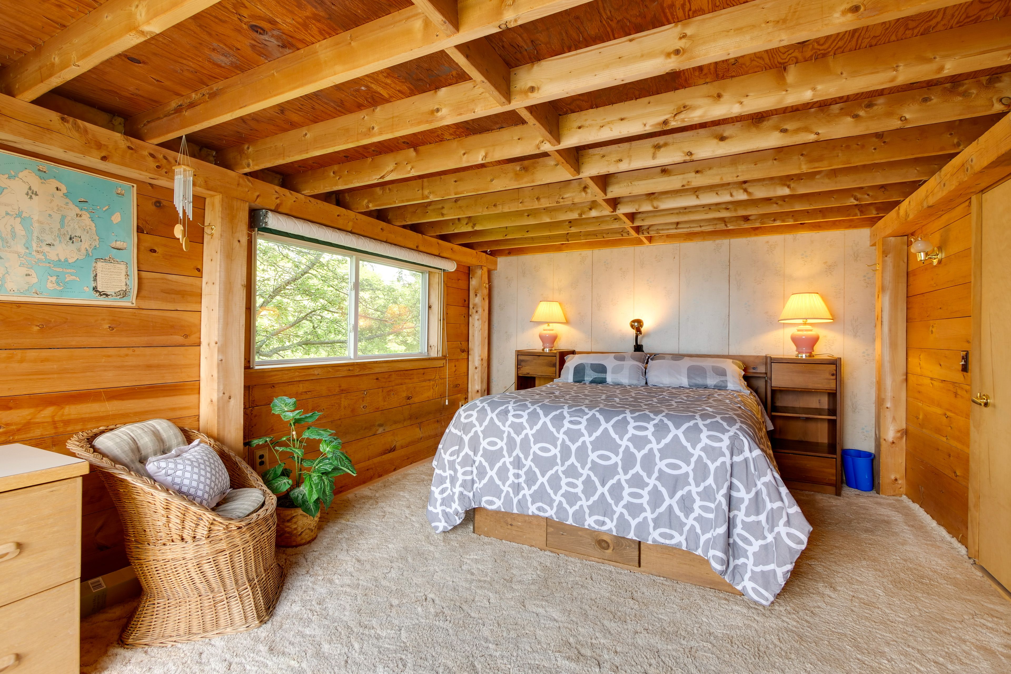 Bedroom 1 | Queen Bed | Main Level