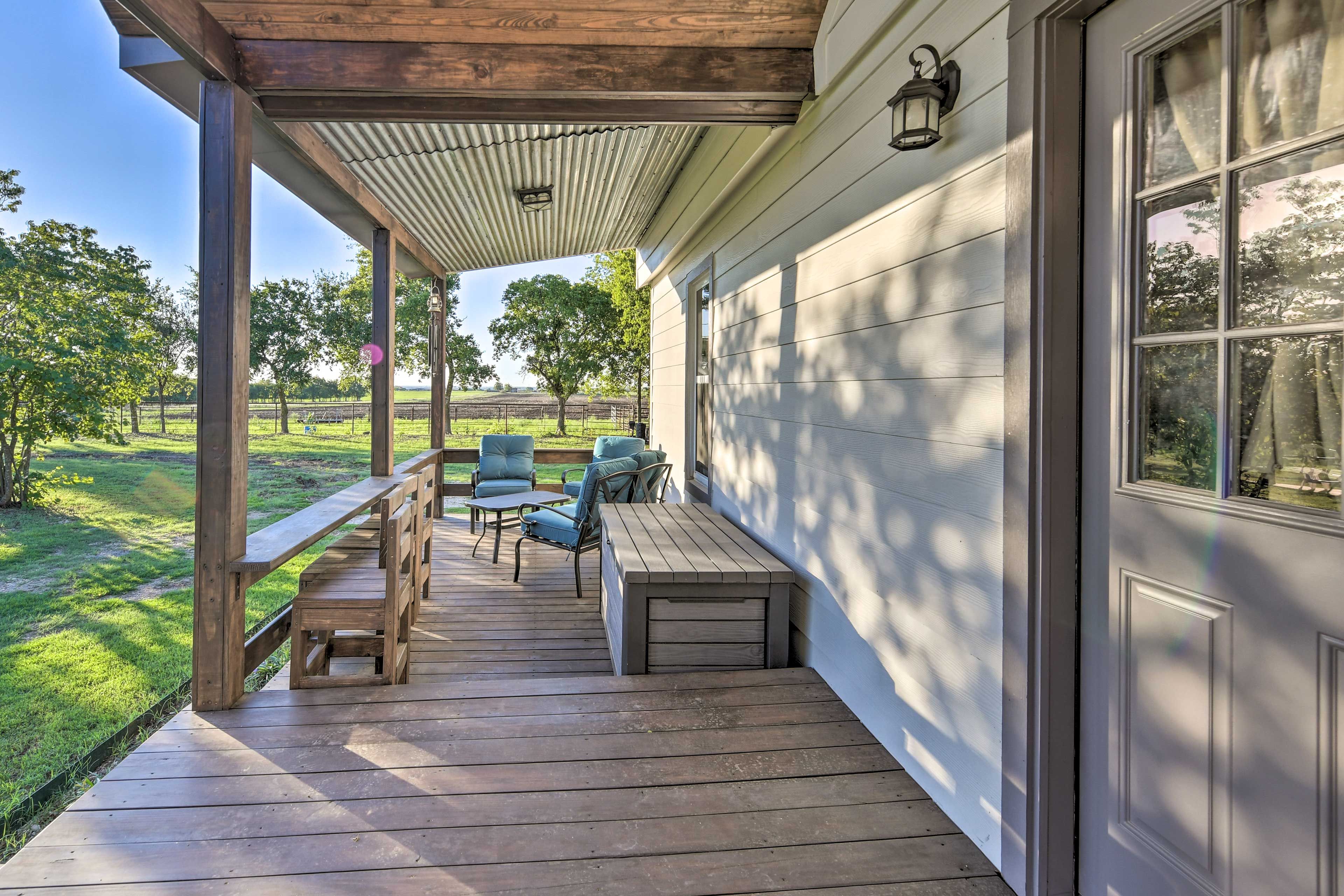 Deck | Outdoor Dining Area