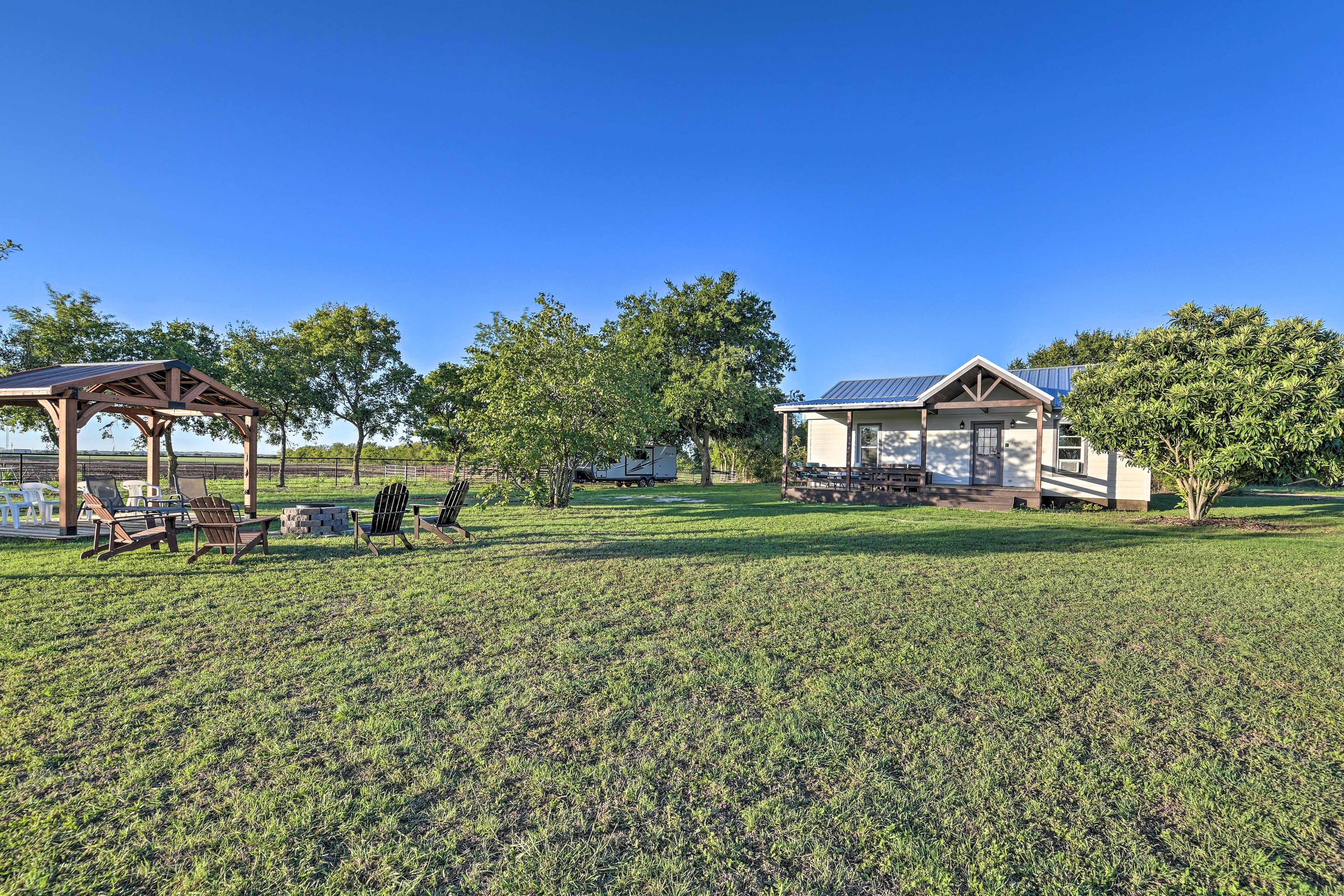 Spacious Yard | Fire Pit | Gazebo
