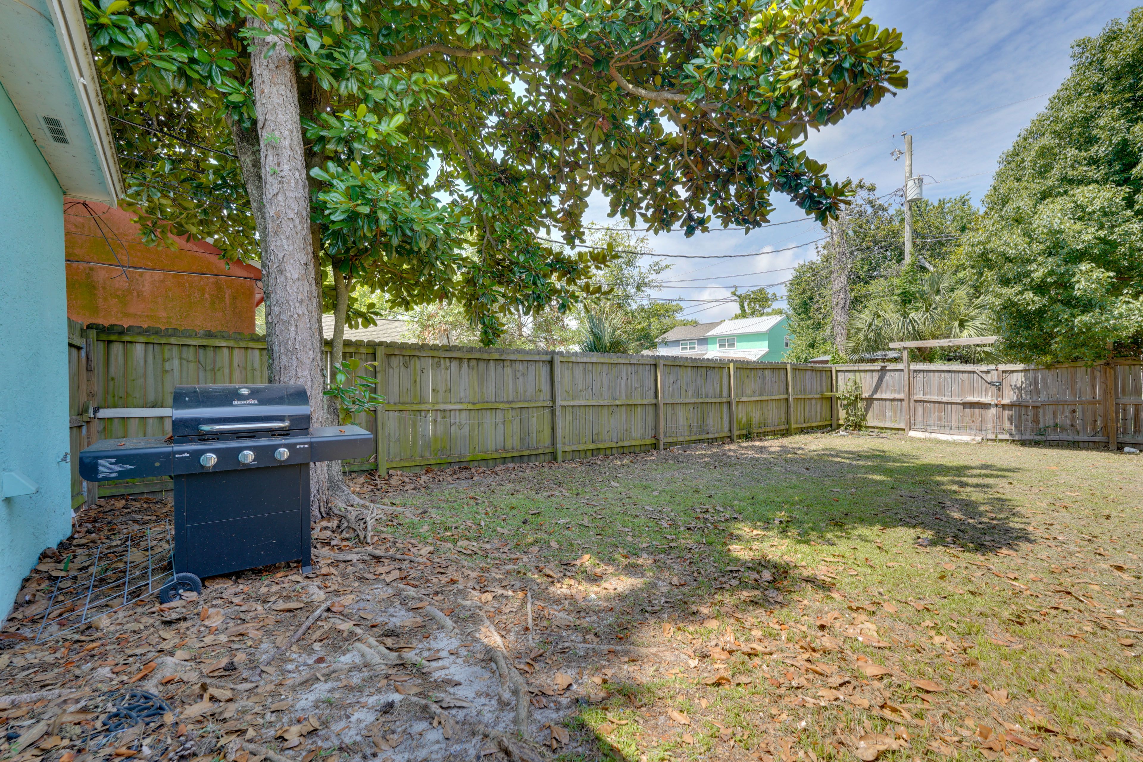 Fenced Yard | Gas Grill