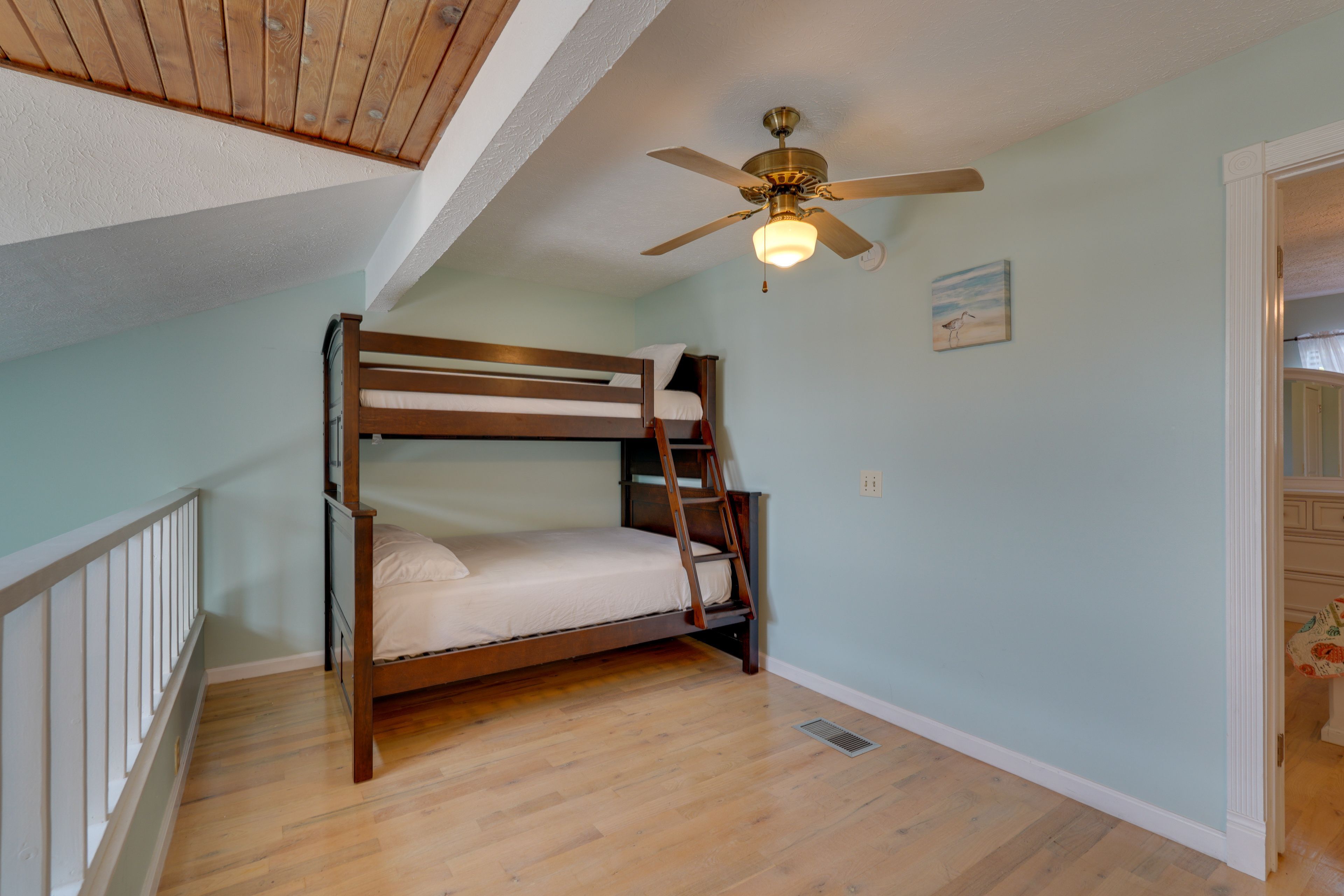 Loft | Twin/Full Bunk Bed | 2nd Floor