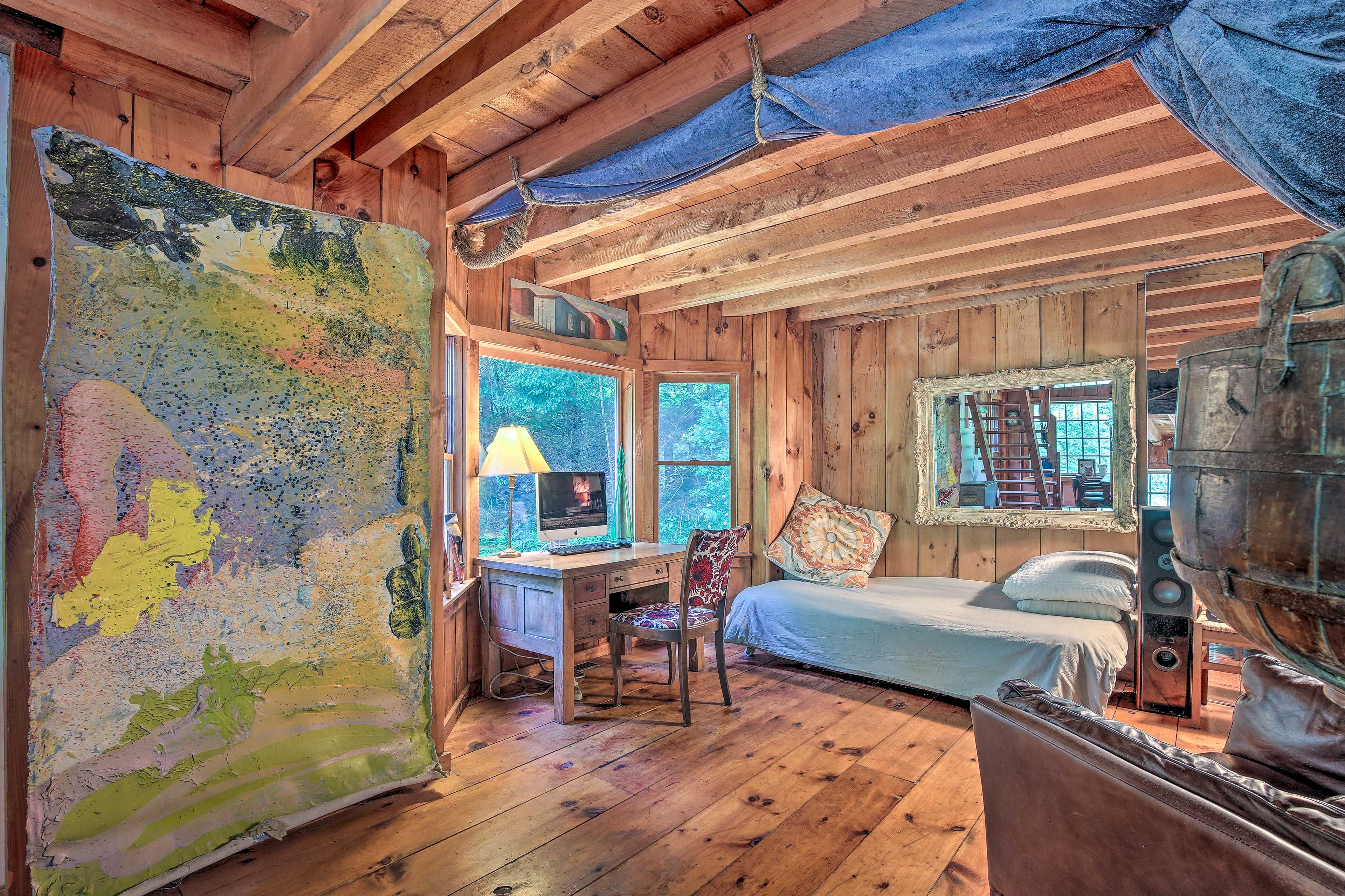 Office | Twin Bed