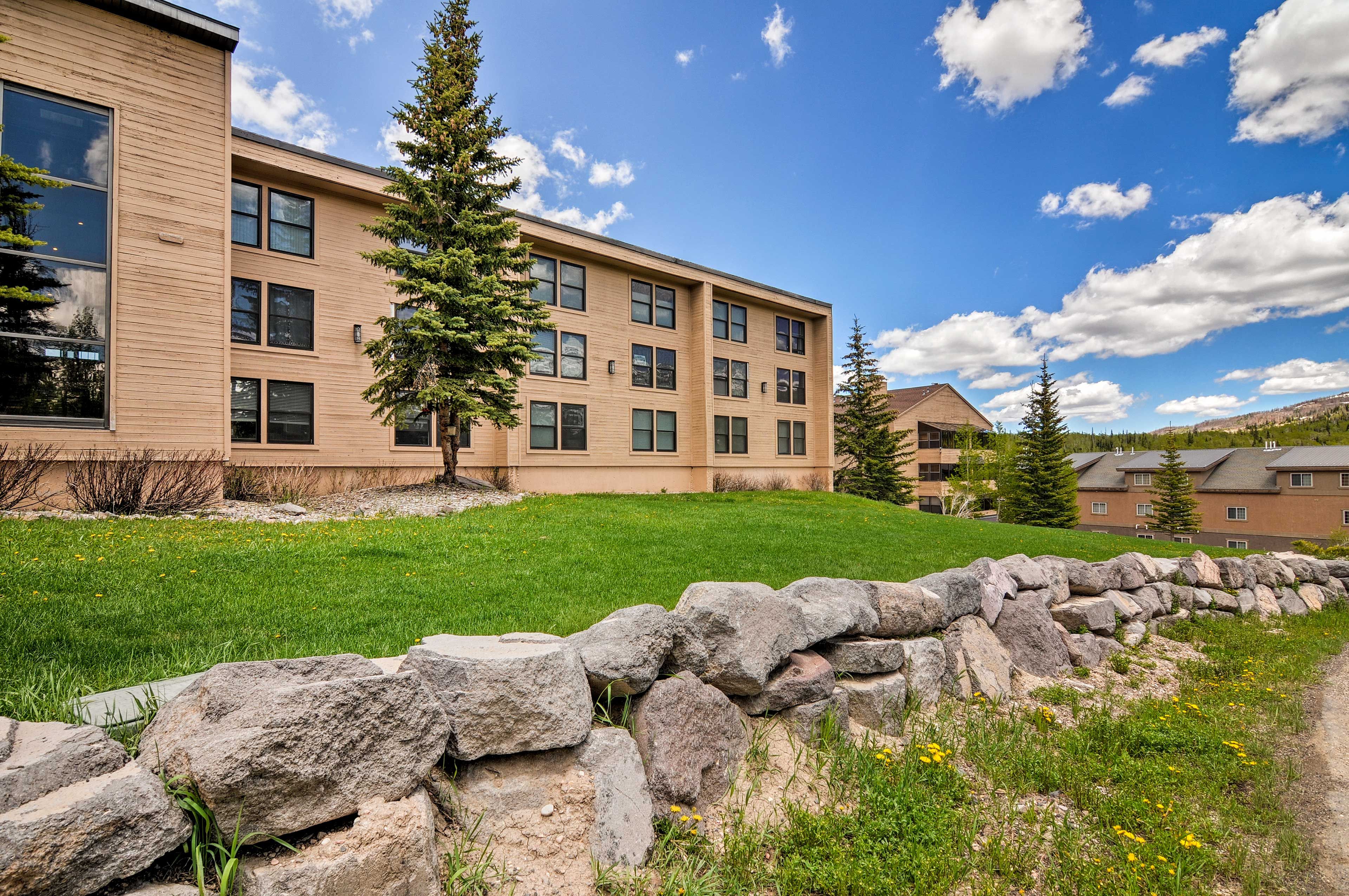 Parking | Community Parking Garage (First-Come, First-Served)