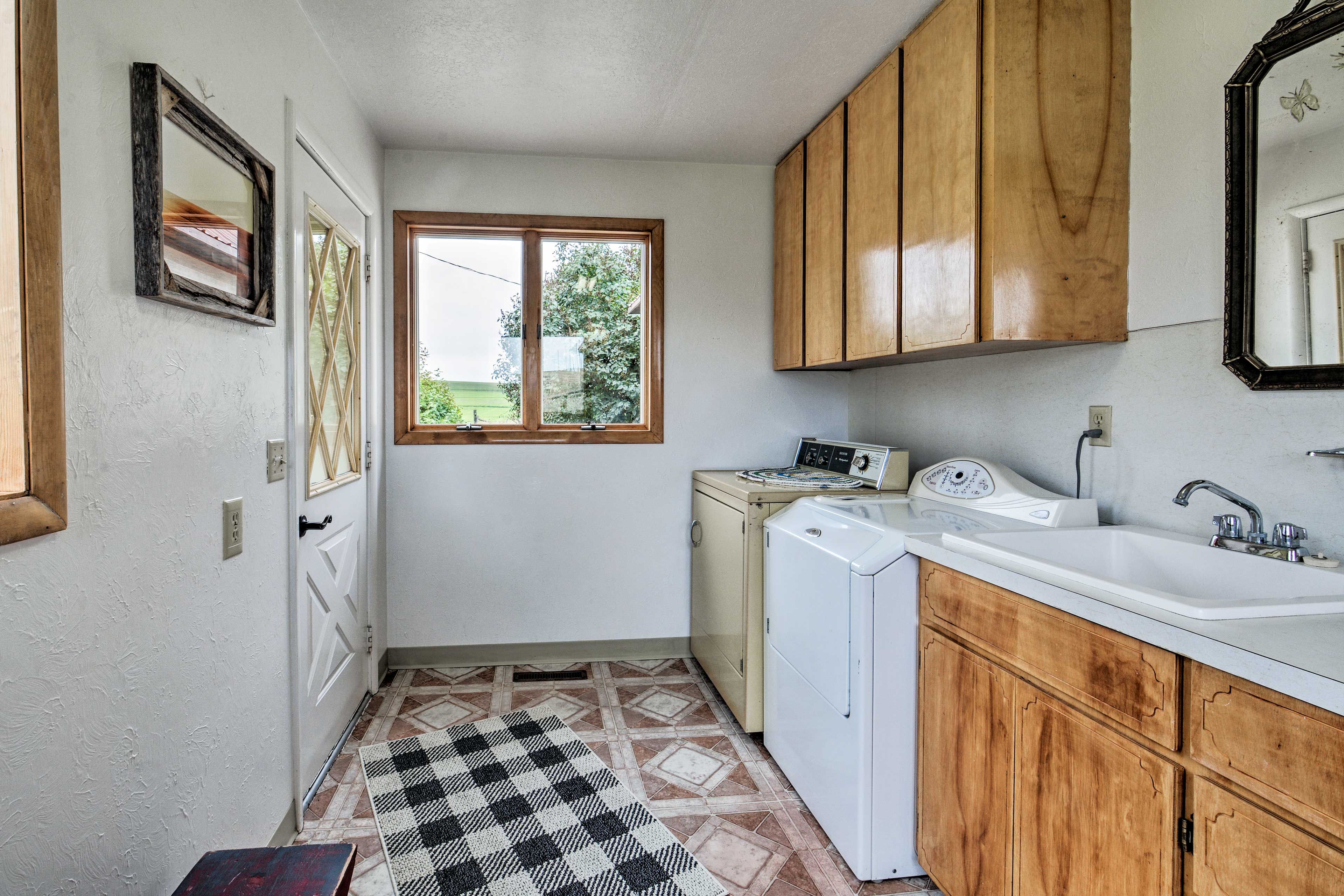 Laundry Room | Washer & Dryer
