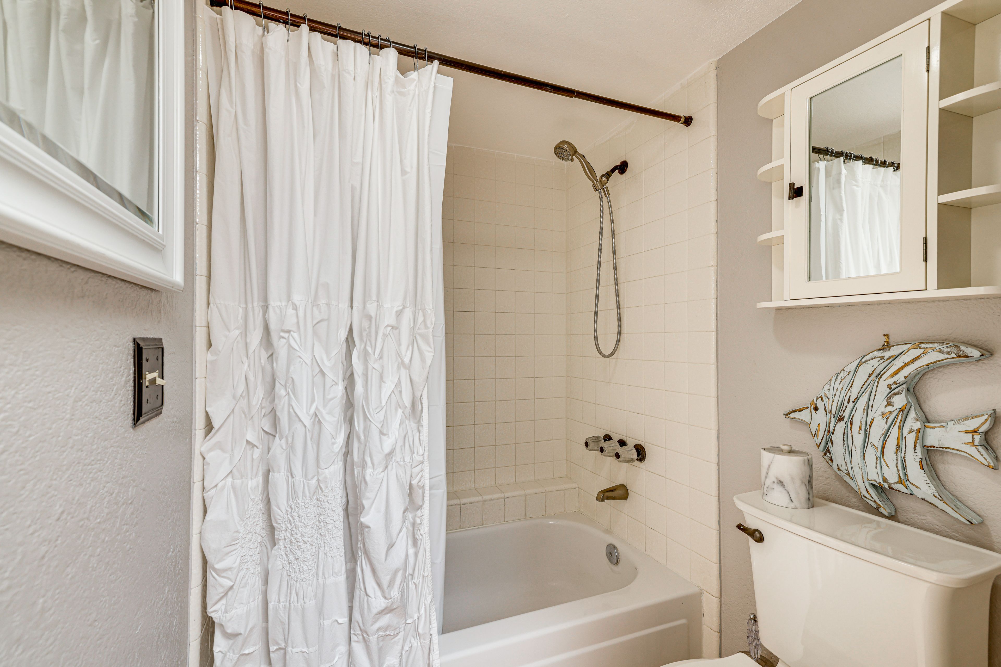 Full Bathroom | Linens & Towels