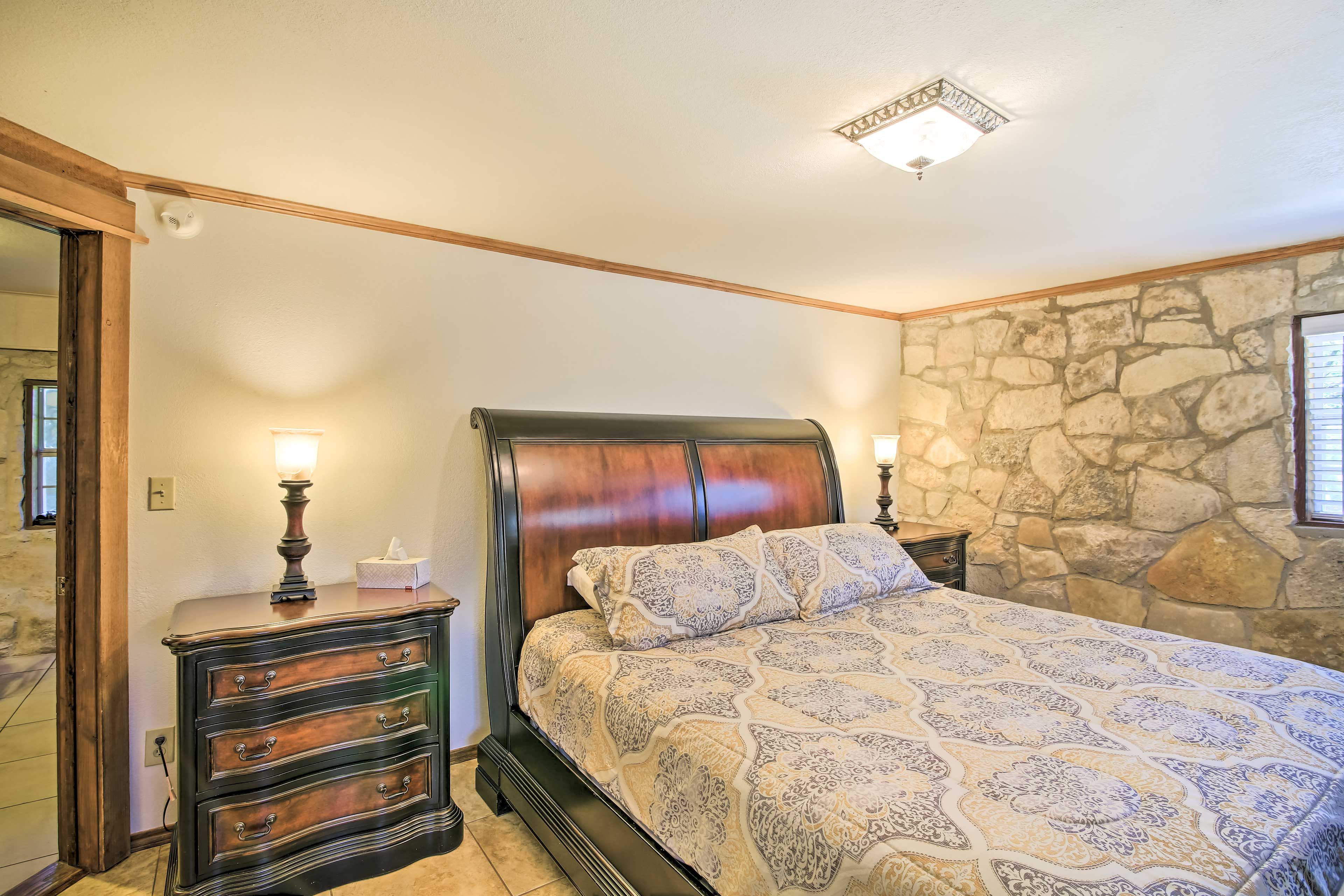 Bedroom 1 | King Bed | Linens Provided
