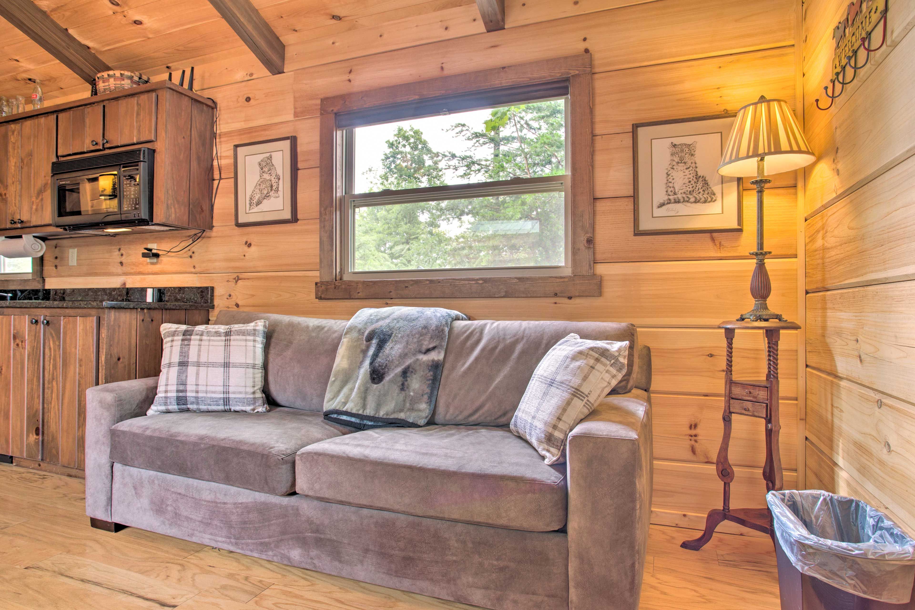 Living Room | Free WiFi | Central Heating & A/C