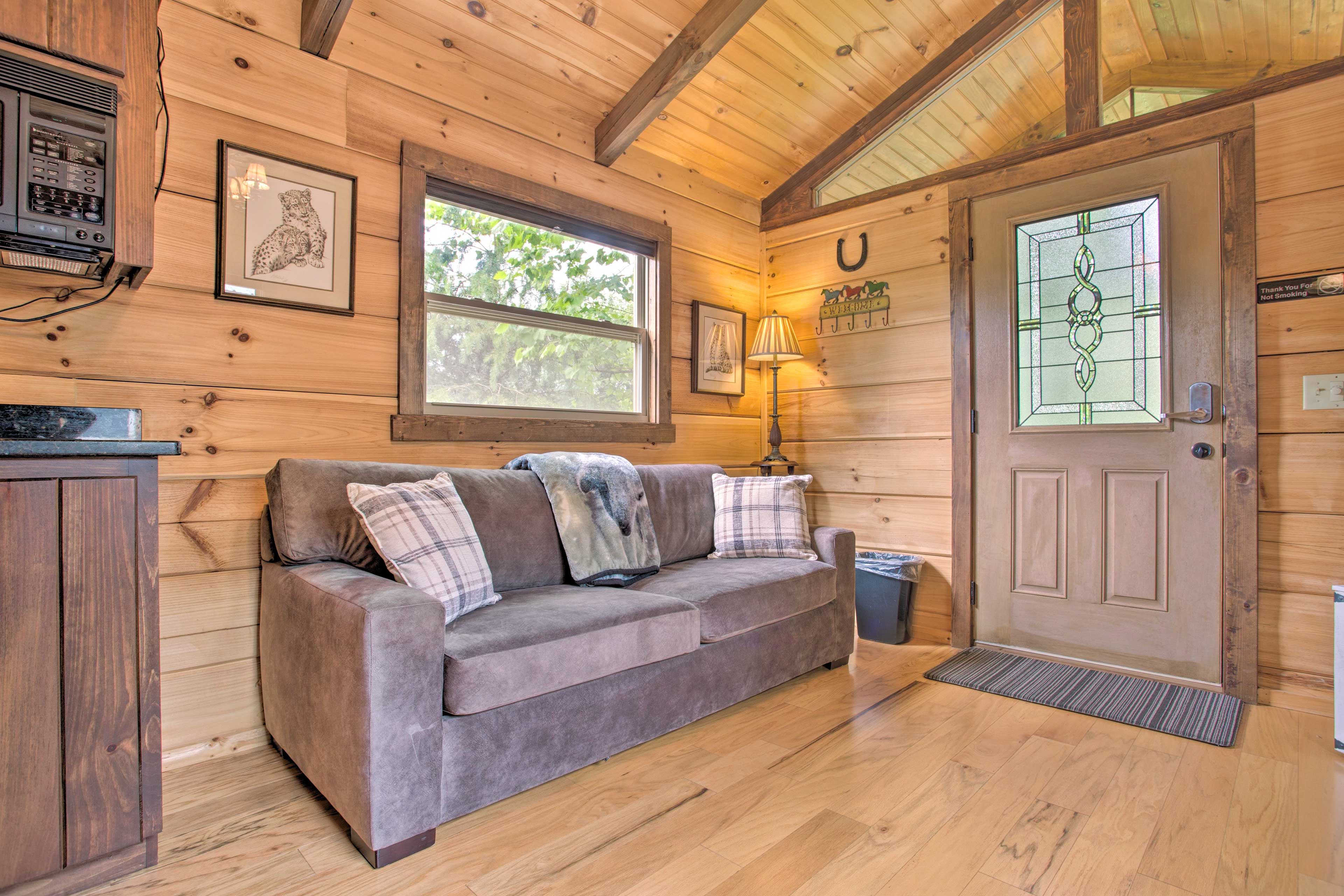 Living Room | Queen Sleeper Sofa
