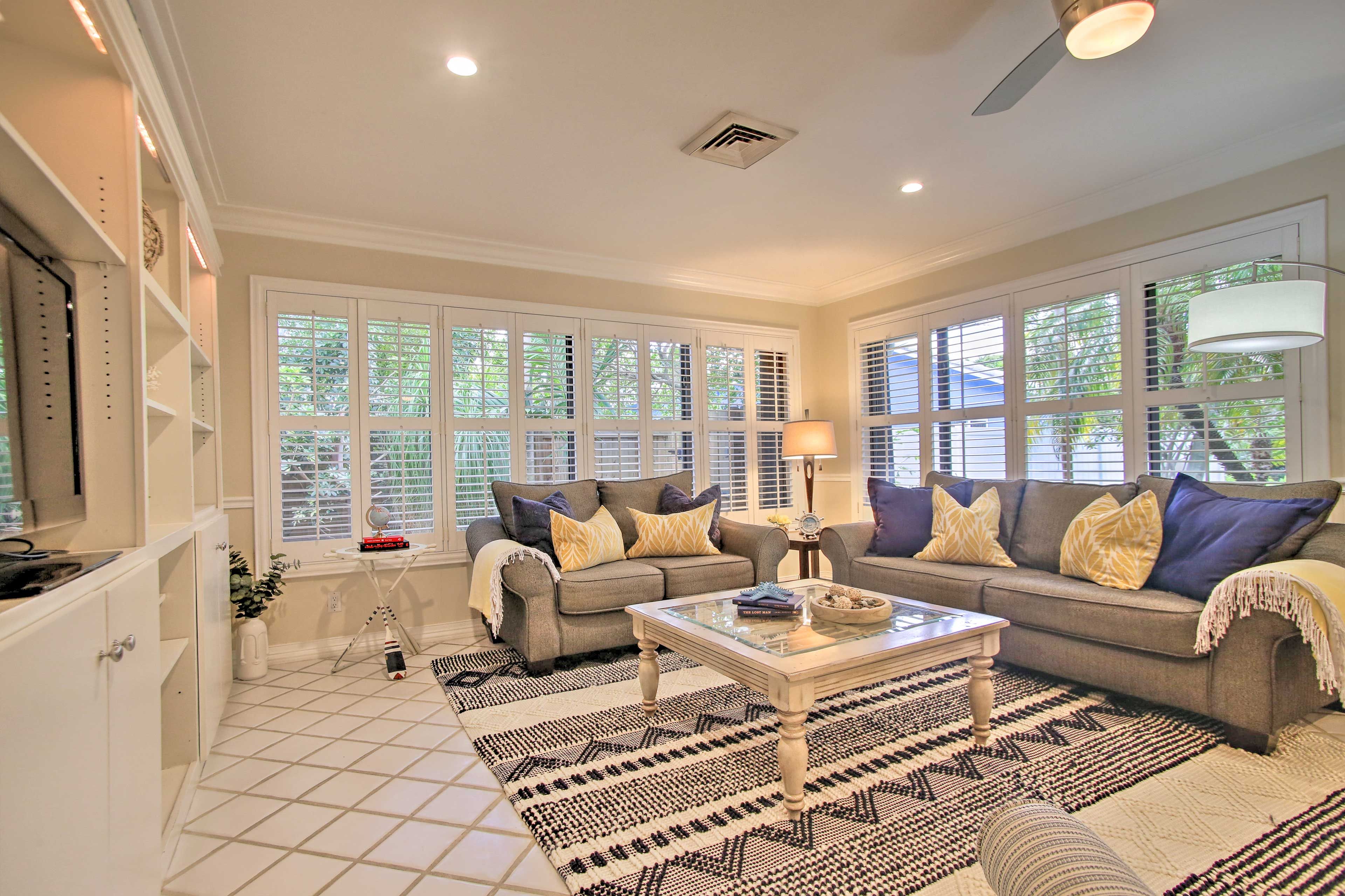 Living Room | A/C
