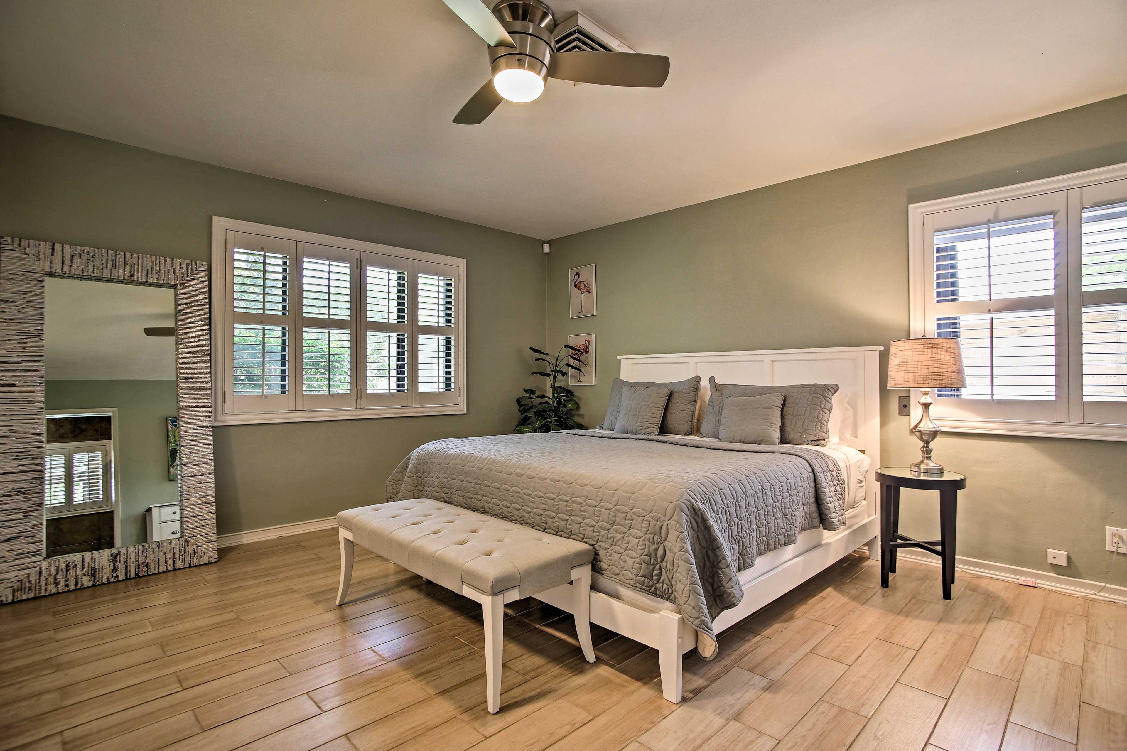Bedroom 1 | King Bed