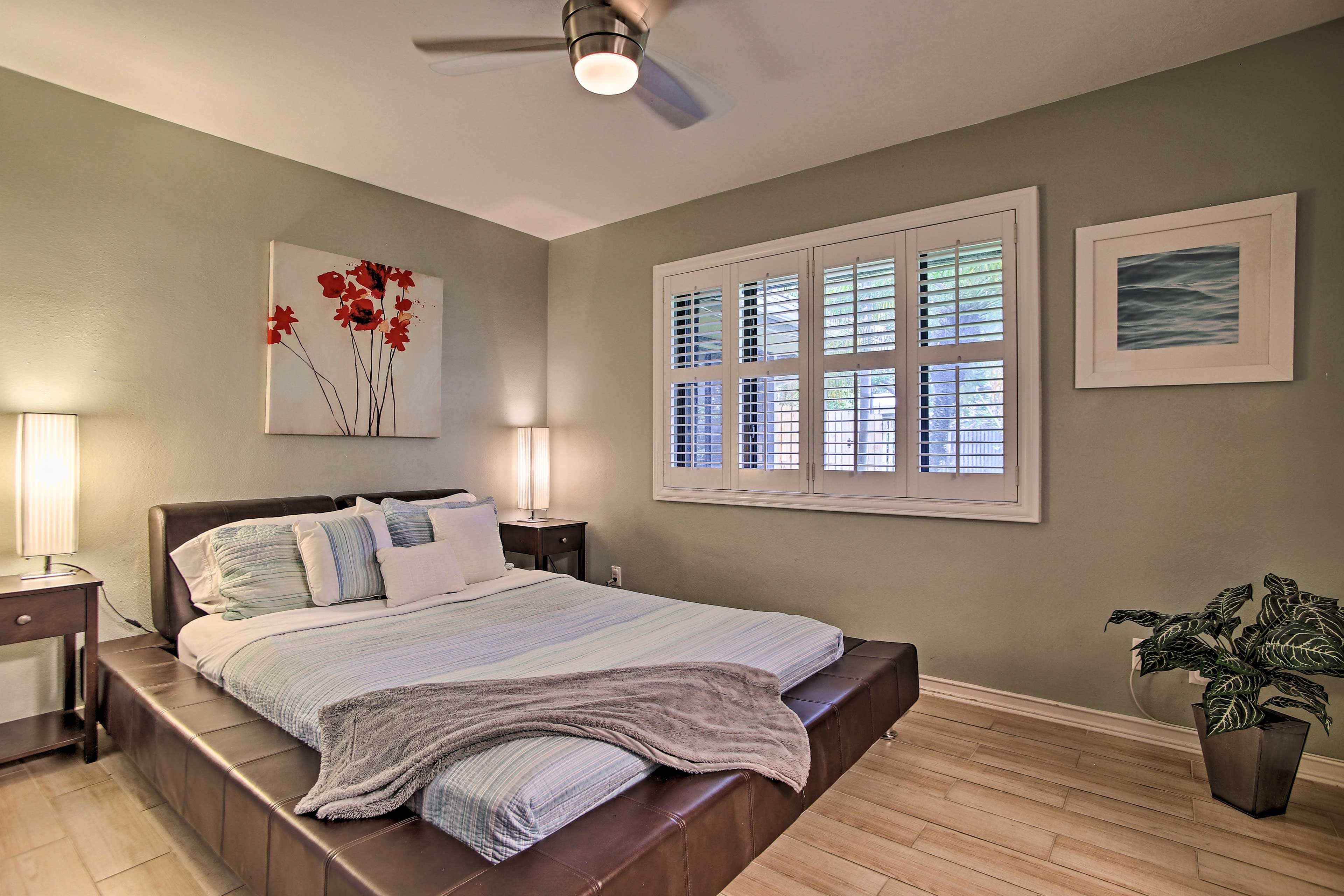 Bedroom 3 | Queen Bed