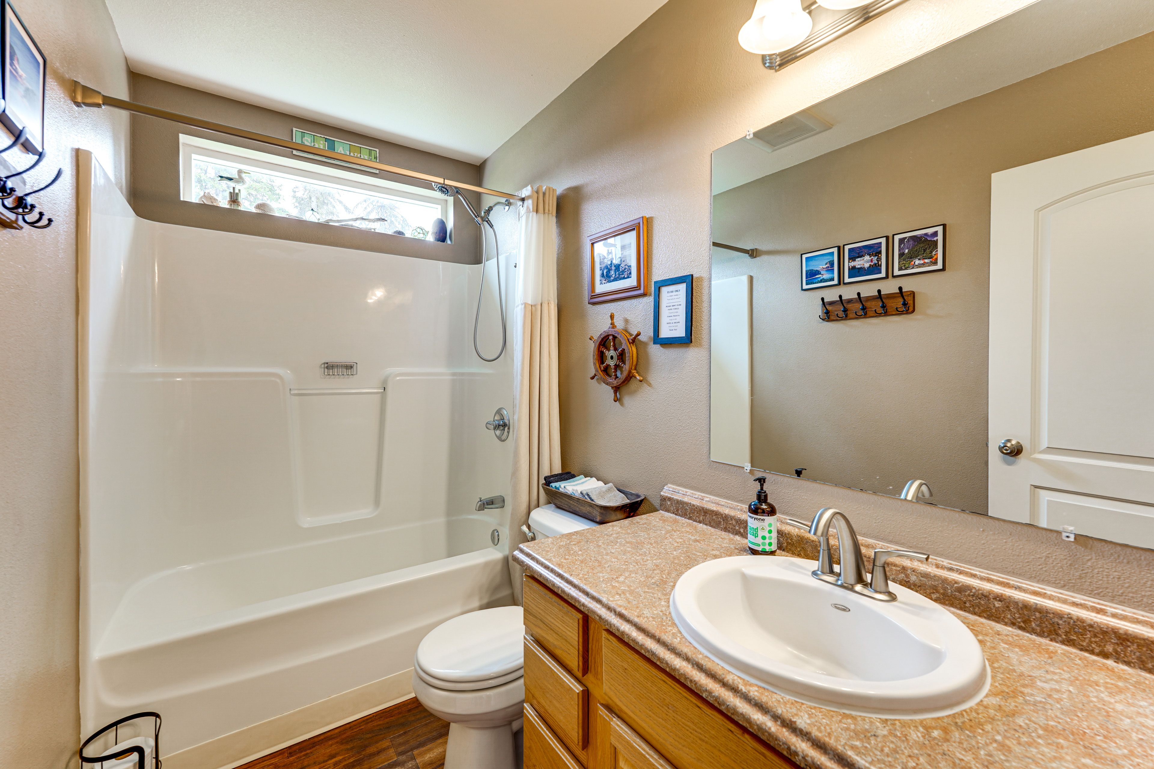 Full Bathroom | Towels Provided | Hair Dryer | Complimentary Toiletries