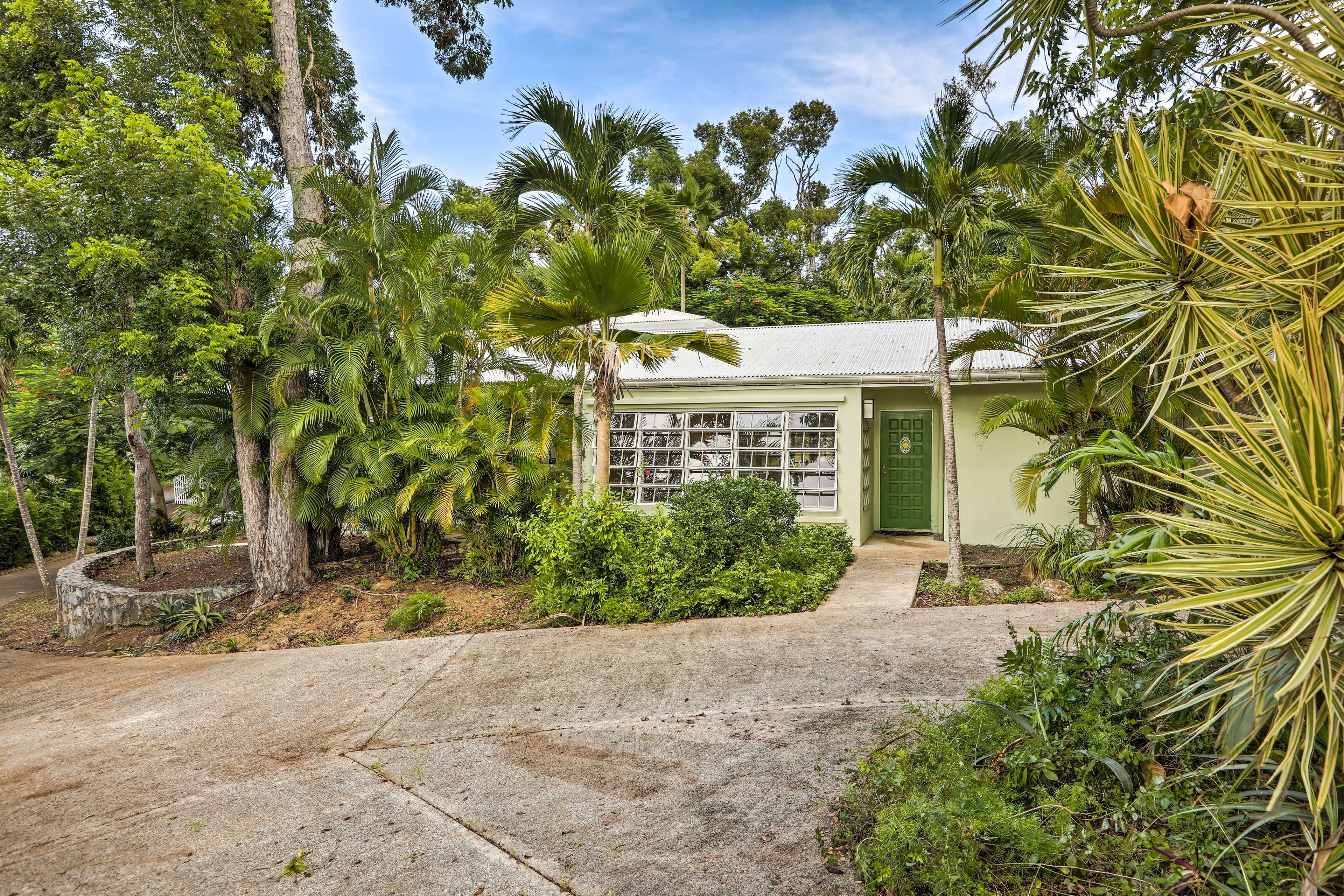 This house is located within the Mafolie Estates.