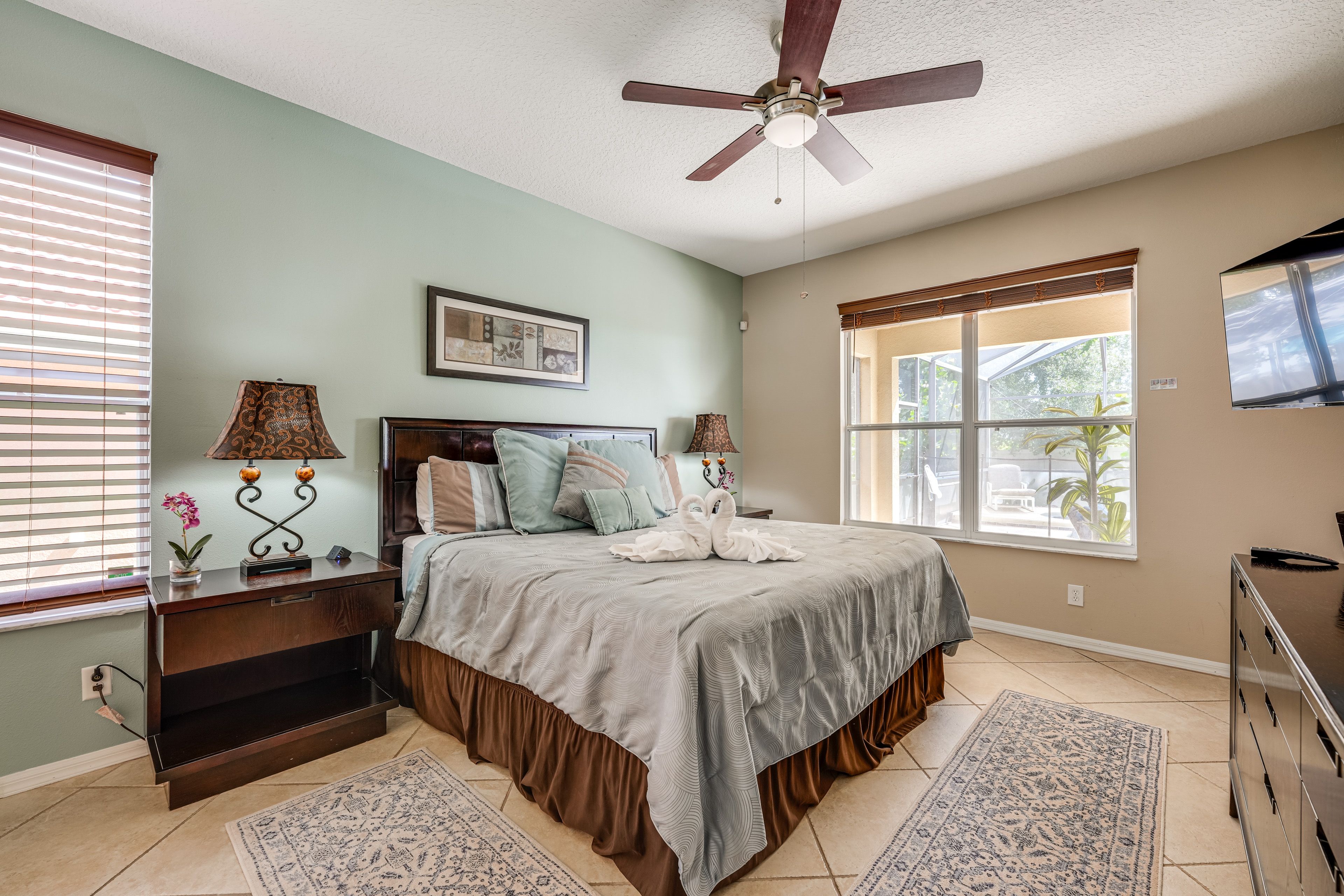 Bedroom 1 | King Bed | Linens Provided