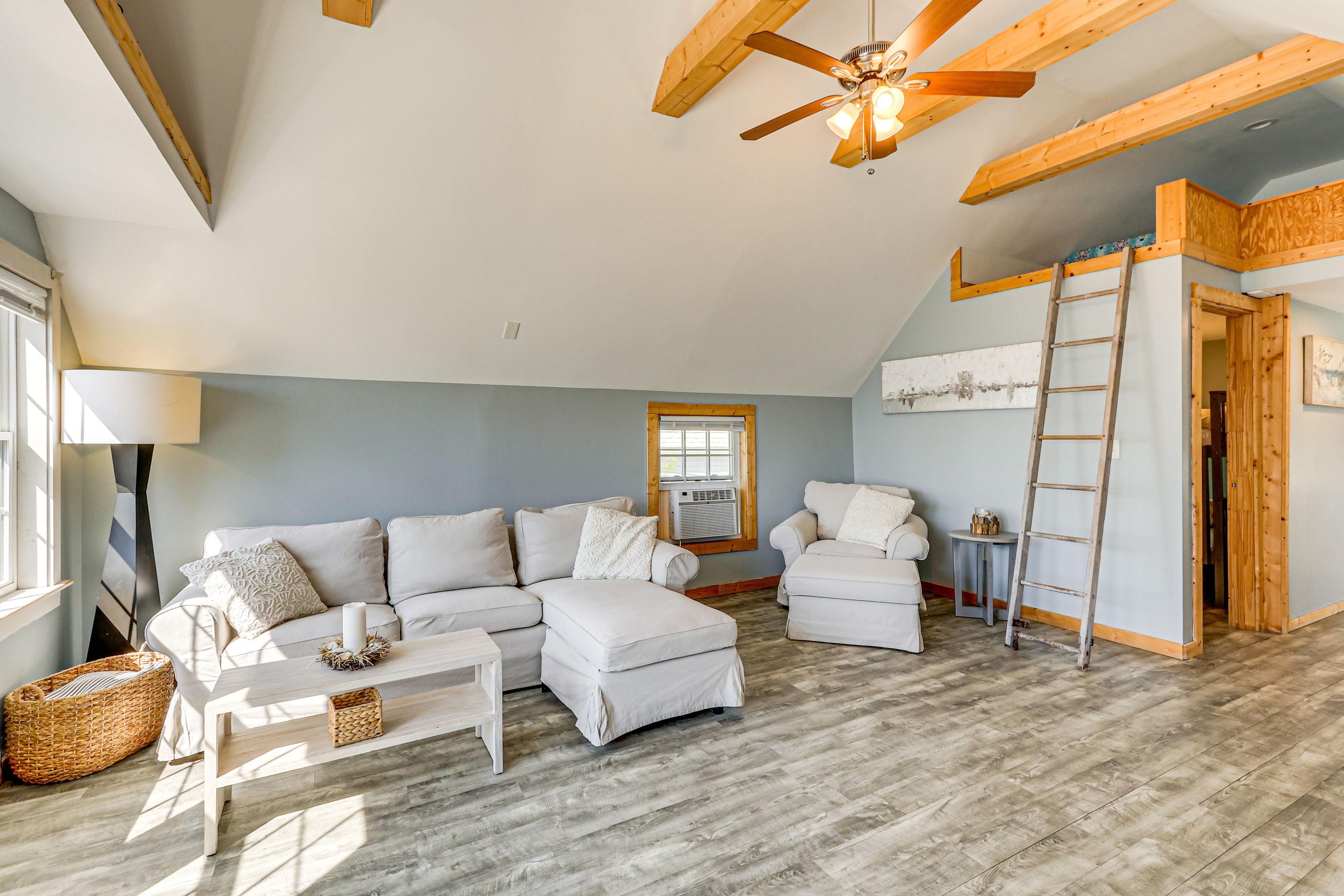 Loft | Ladder to Access | 2 Twin Mattresses