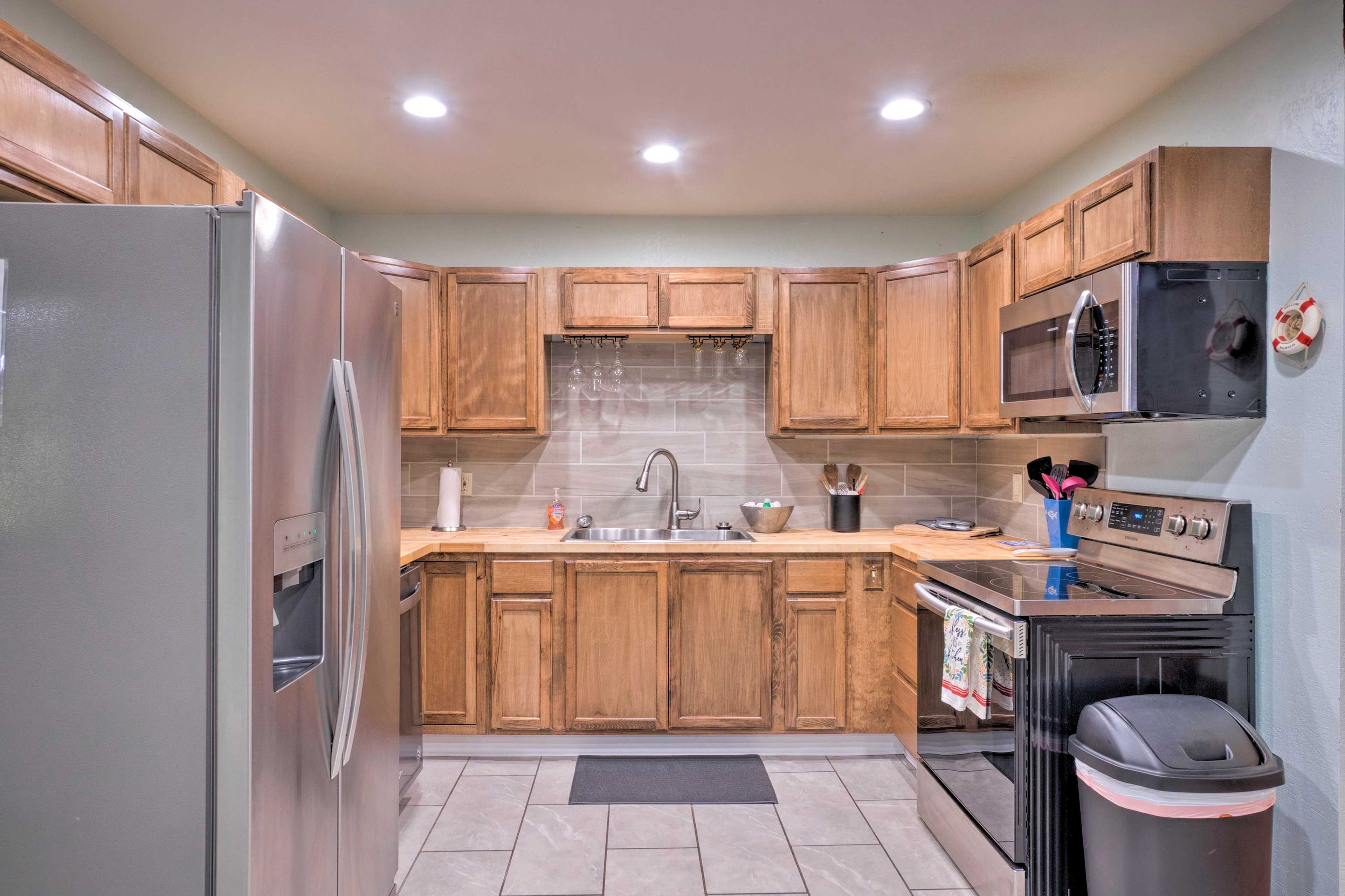 Kitchen | Fully Equipped | Cooking Basics | Dishware & Flatware