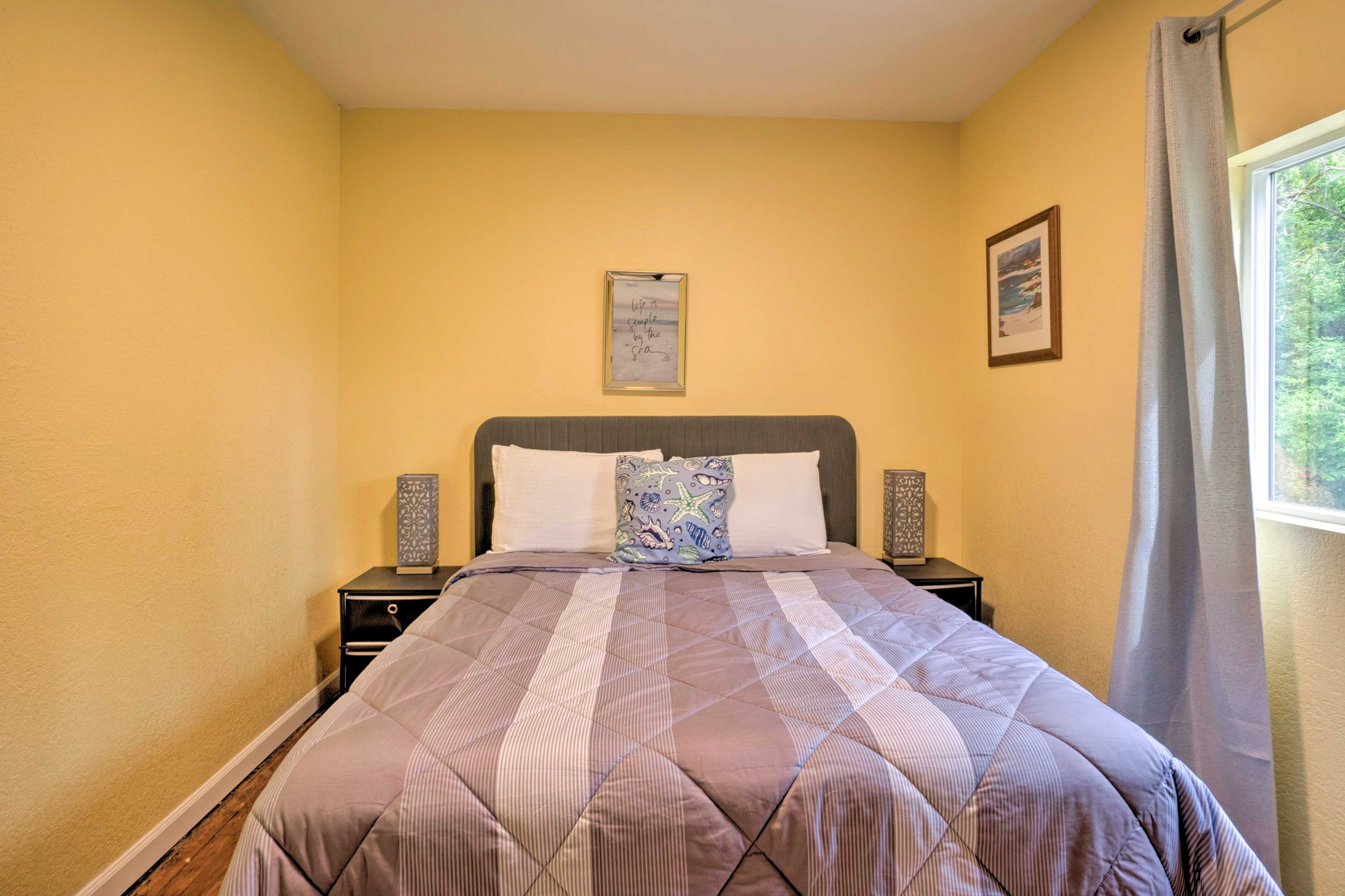 Bedroom 3 | Queen Bed | 1st Floor