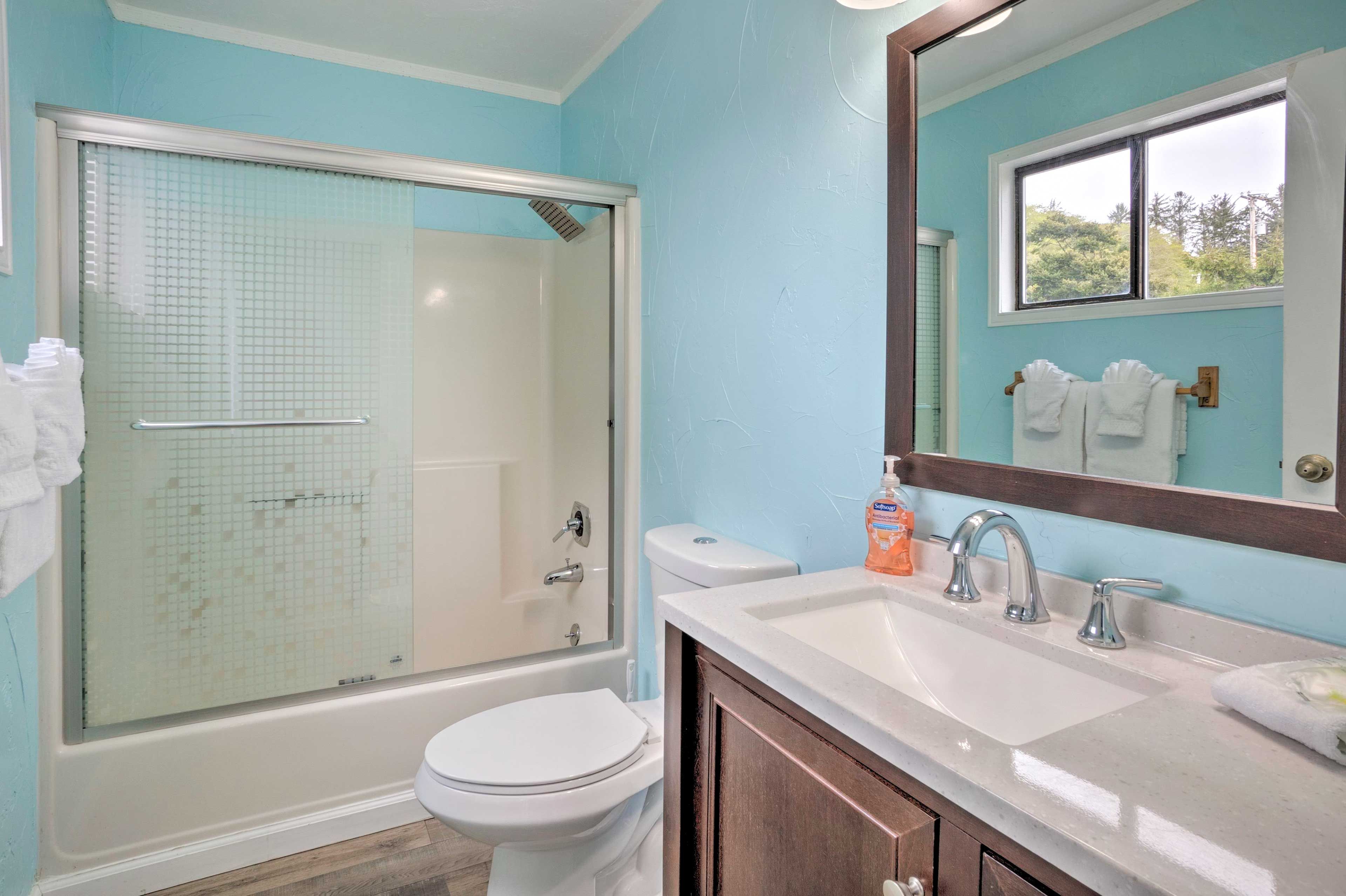 En-Suite Bathroom | Complimentary Toiletries | Hair Dryers | Towels Provided