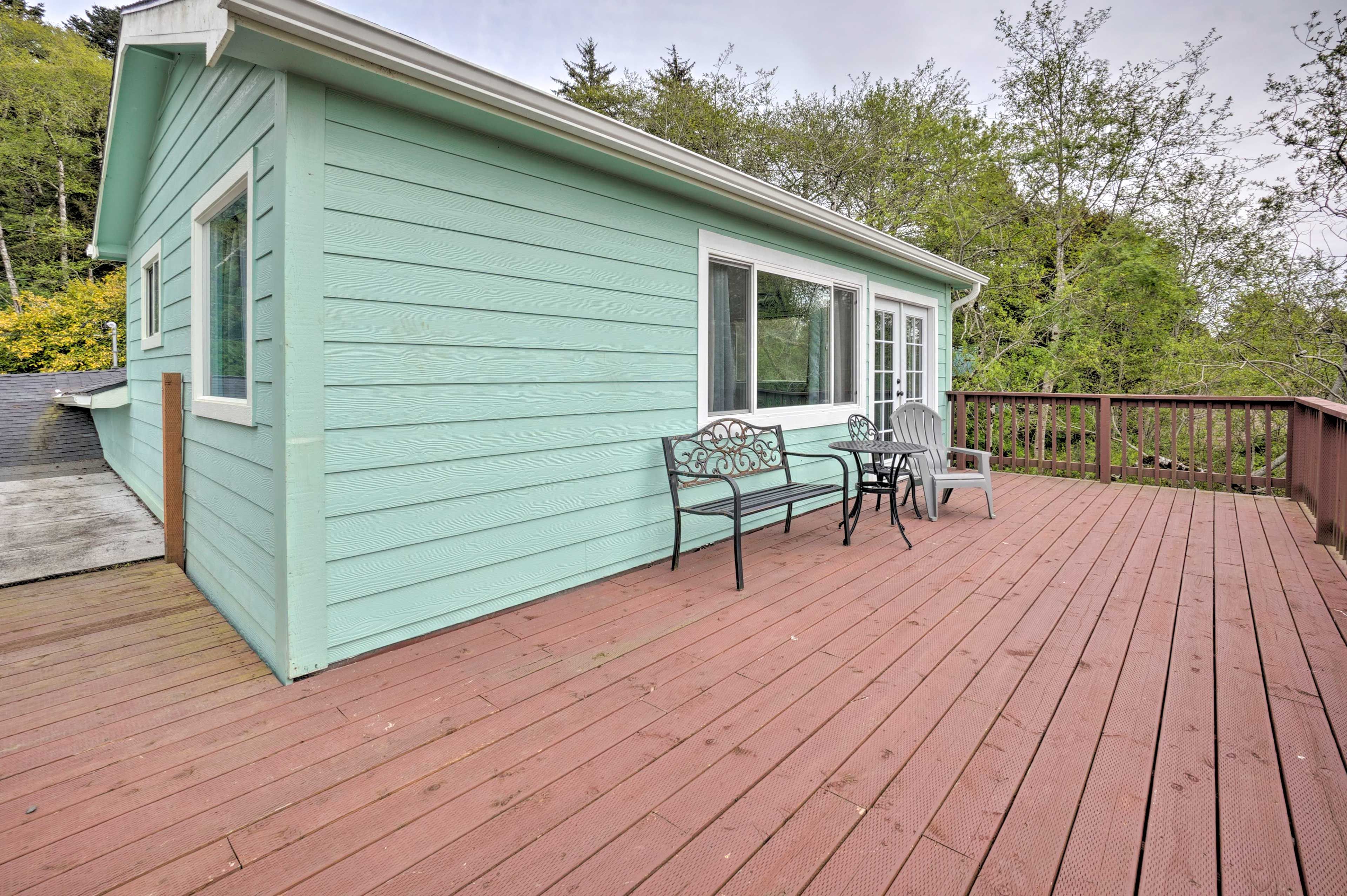 Wraparound Deck