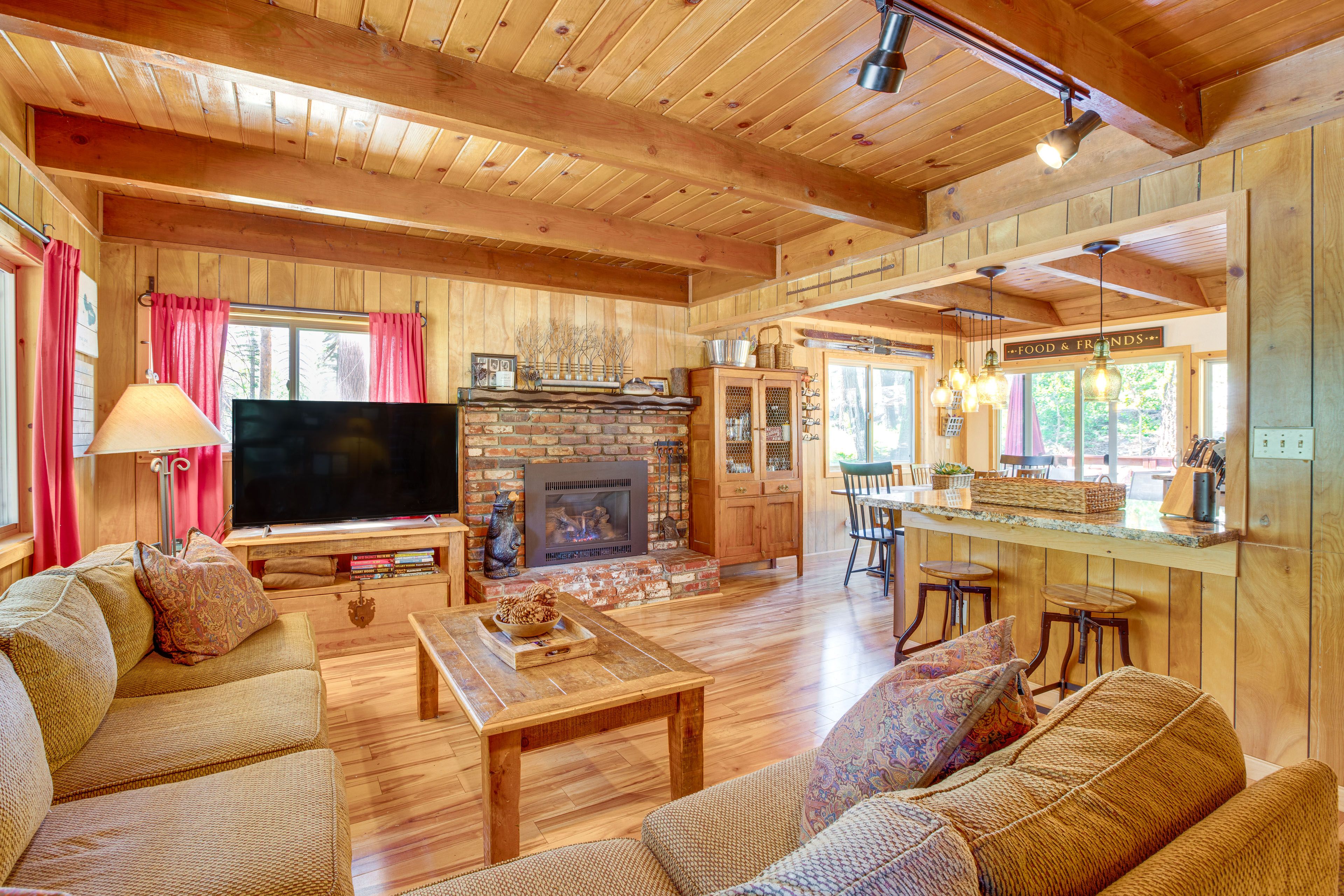 Interior | Open Floor Plan | Free WiFi