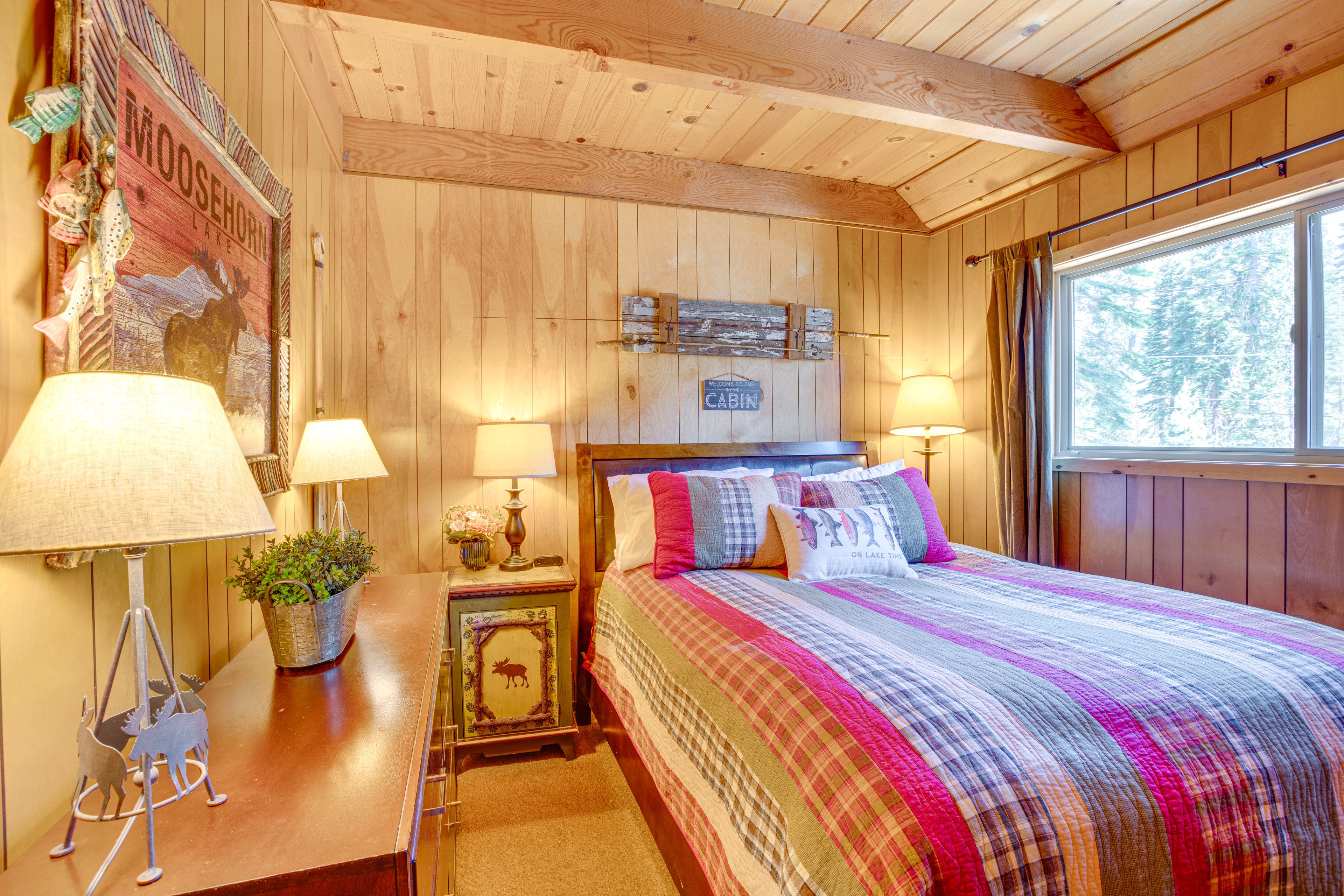 Bedroom 2 | Queen Bed