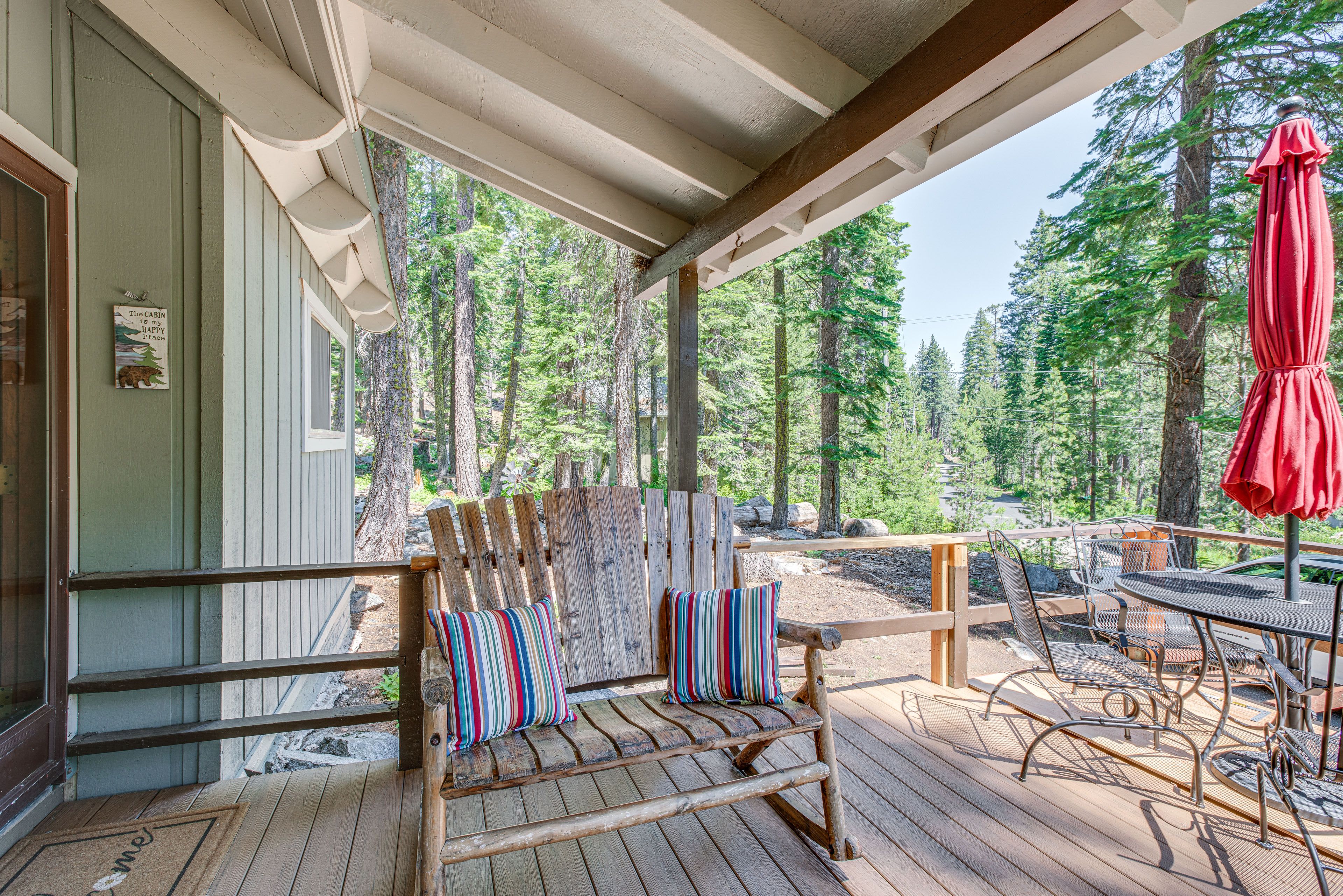 Covered Porch | Dining & Seating