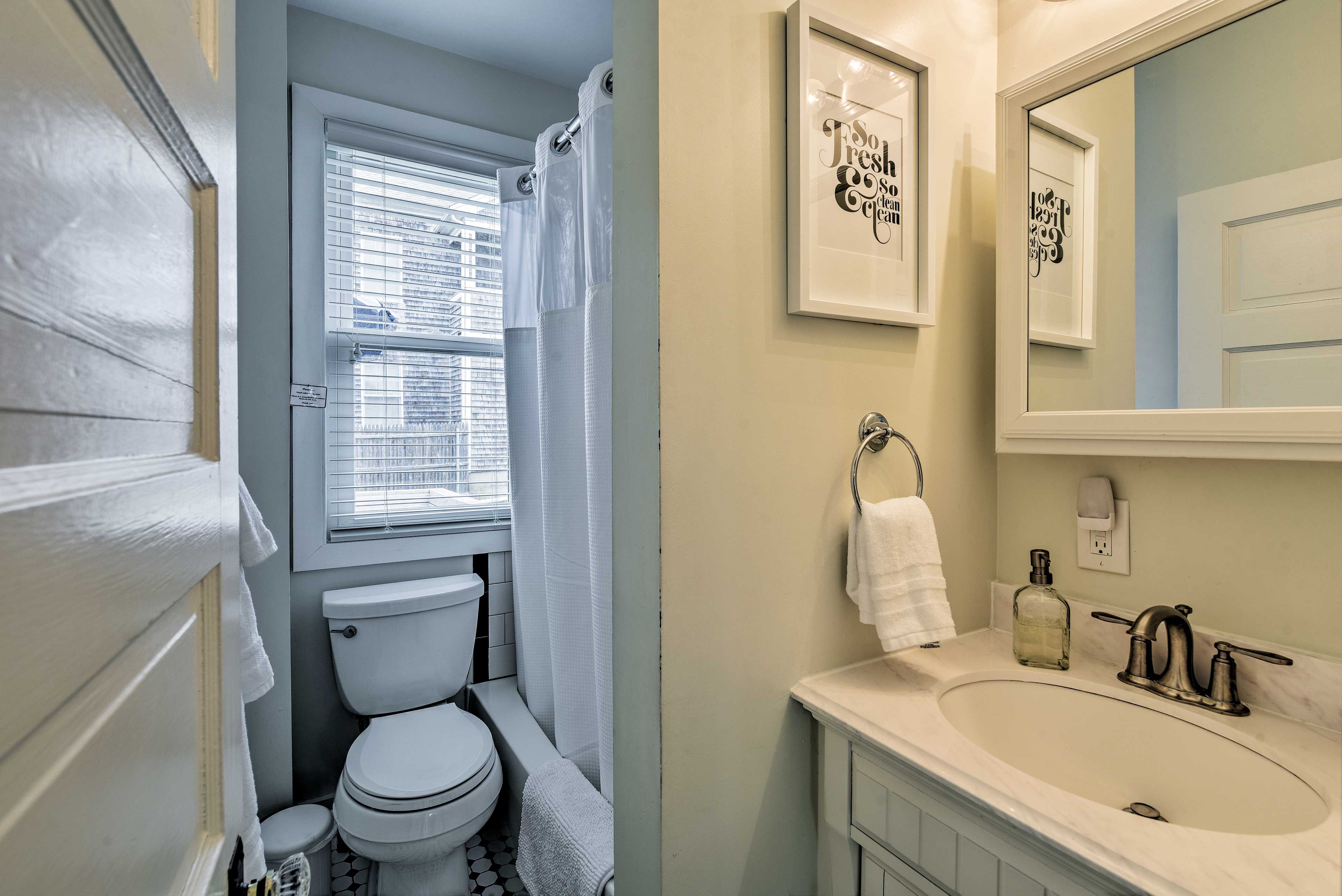 Full Bathroom | Towels & Linens Provided