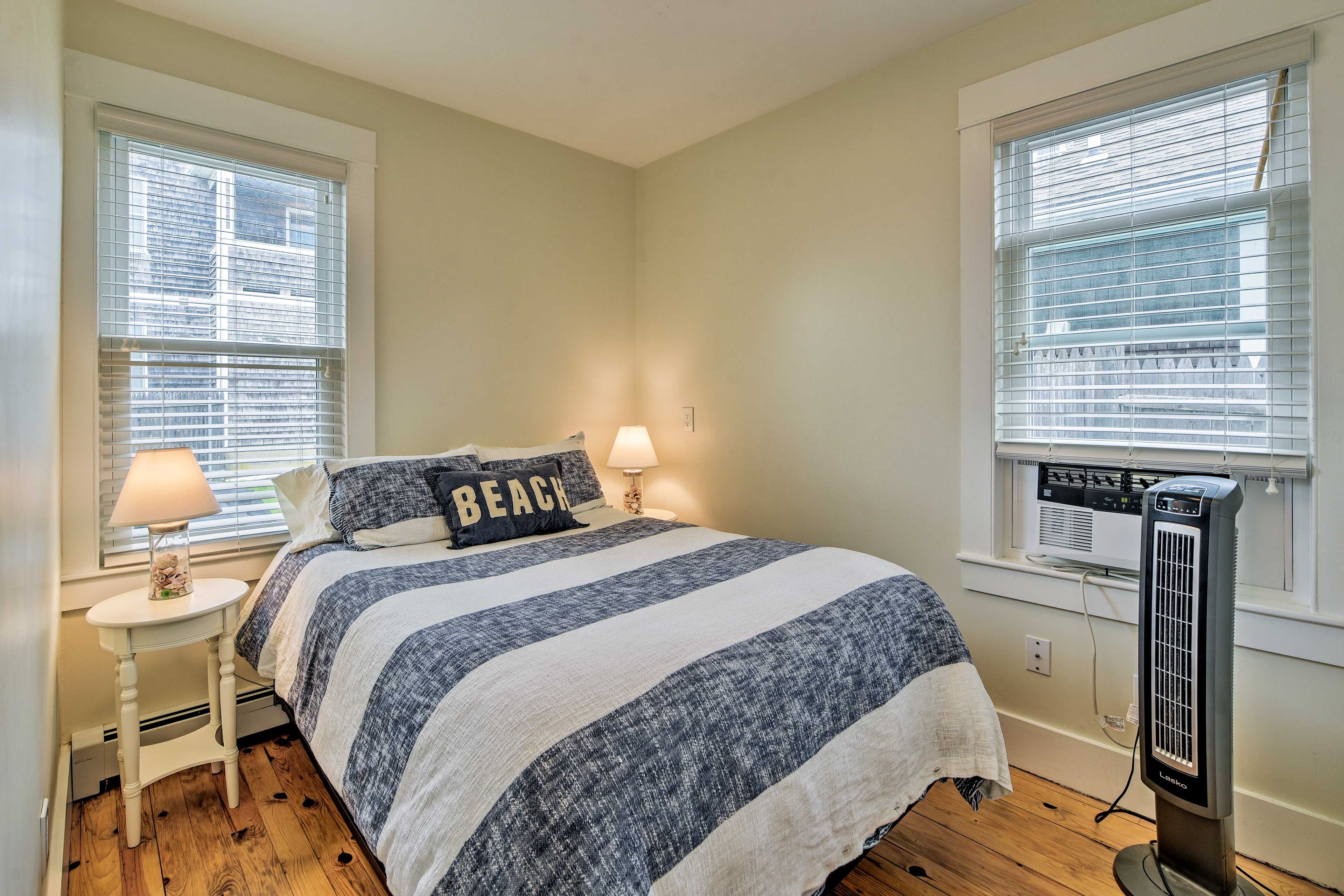 Bedroom 1 | Queen Bed