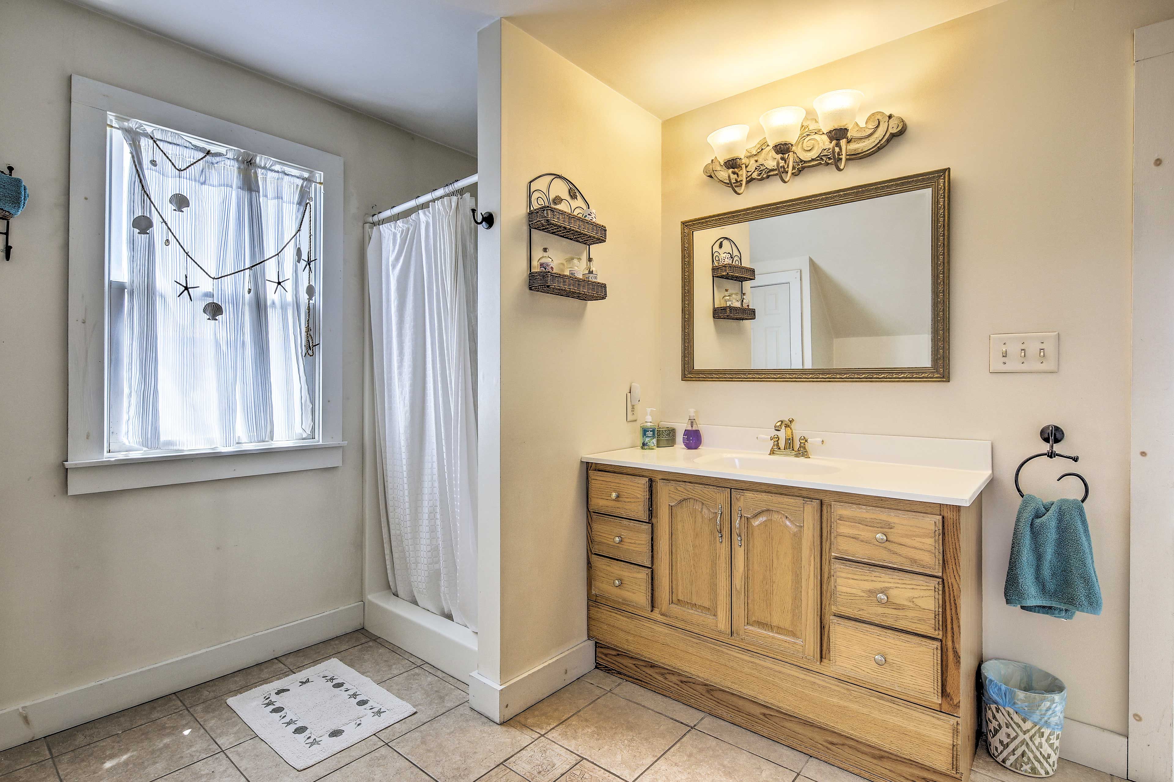 Full Bathroom