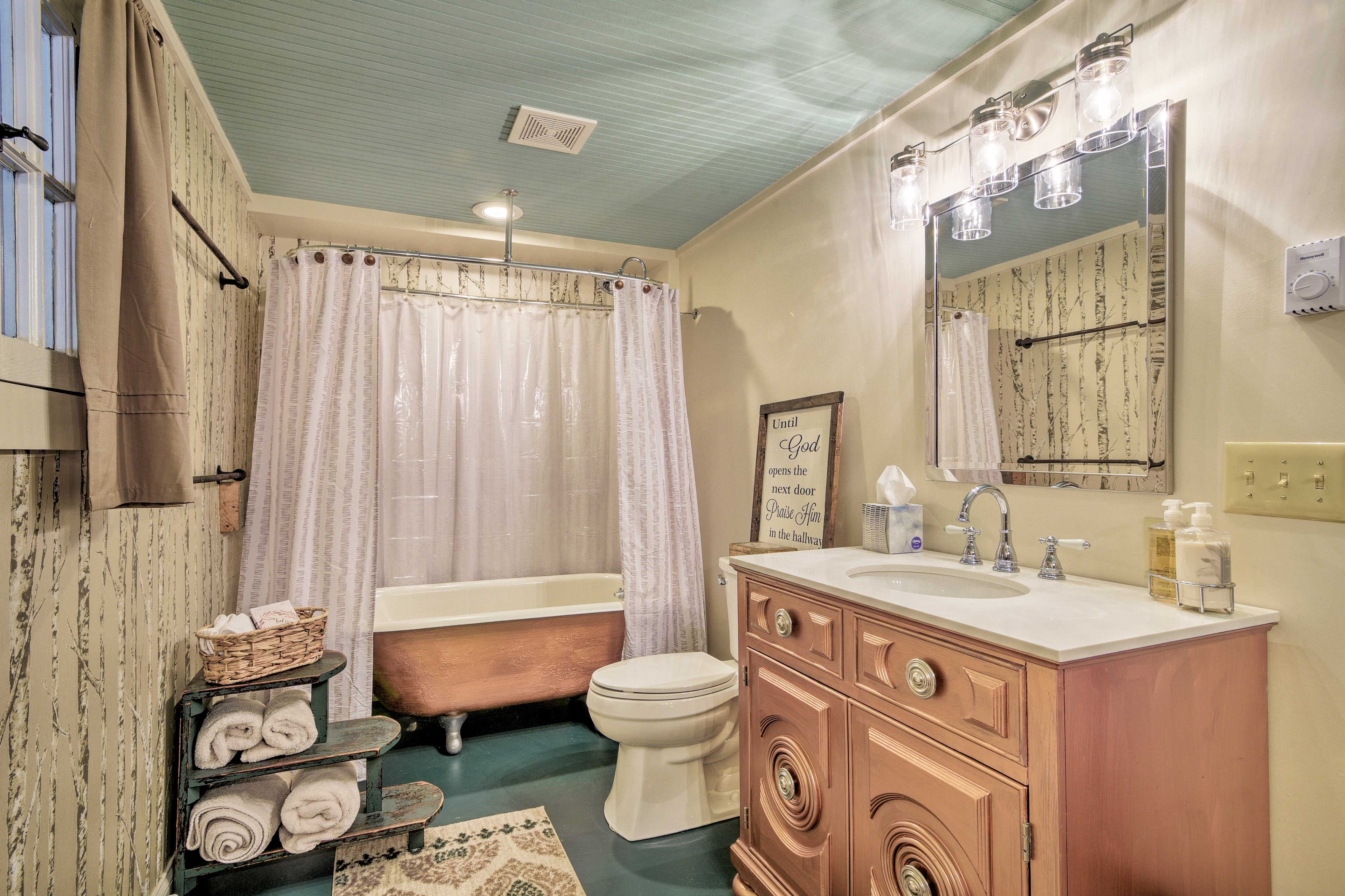 Full Bathroom