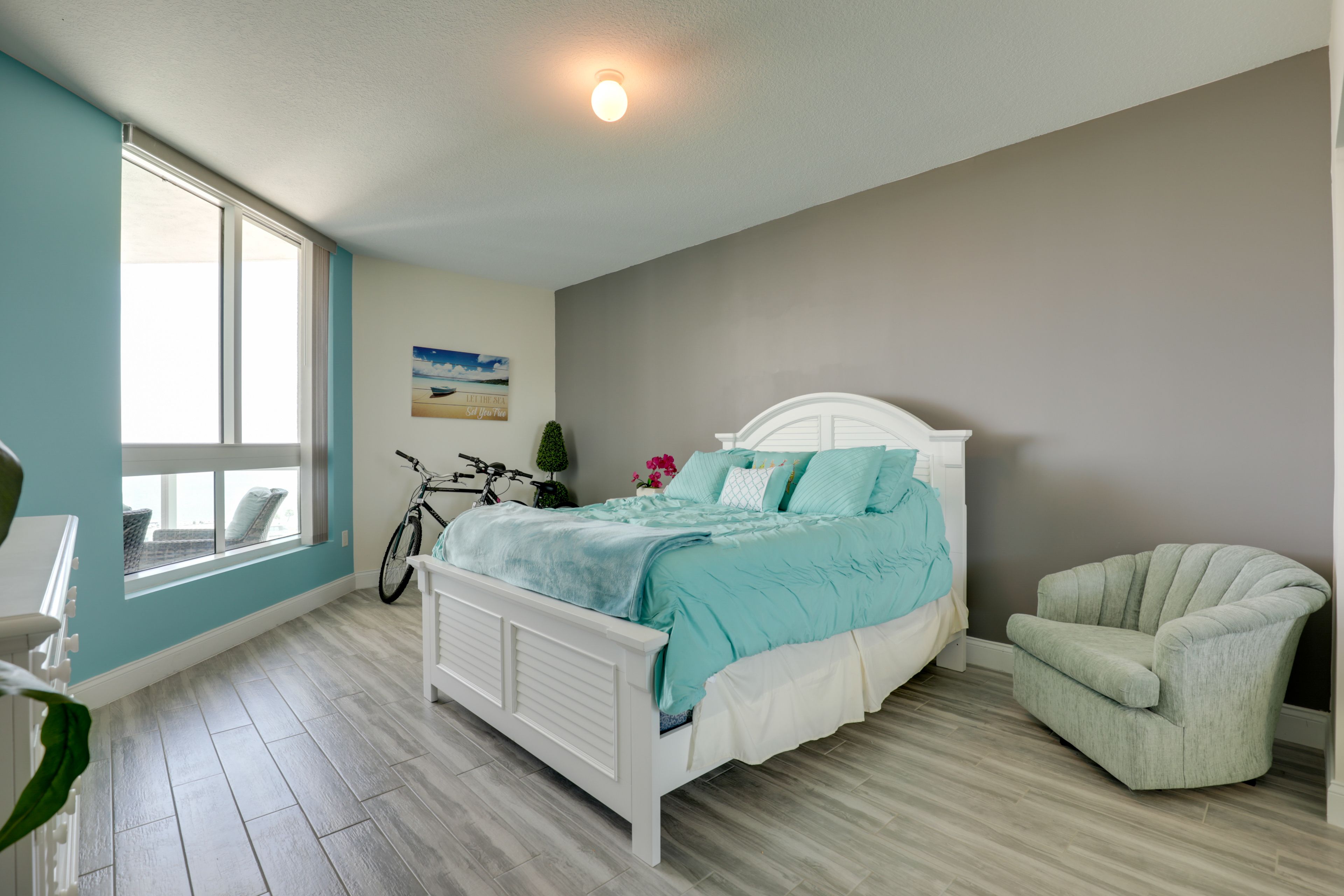 Bedroom 2 | Queen Bed
