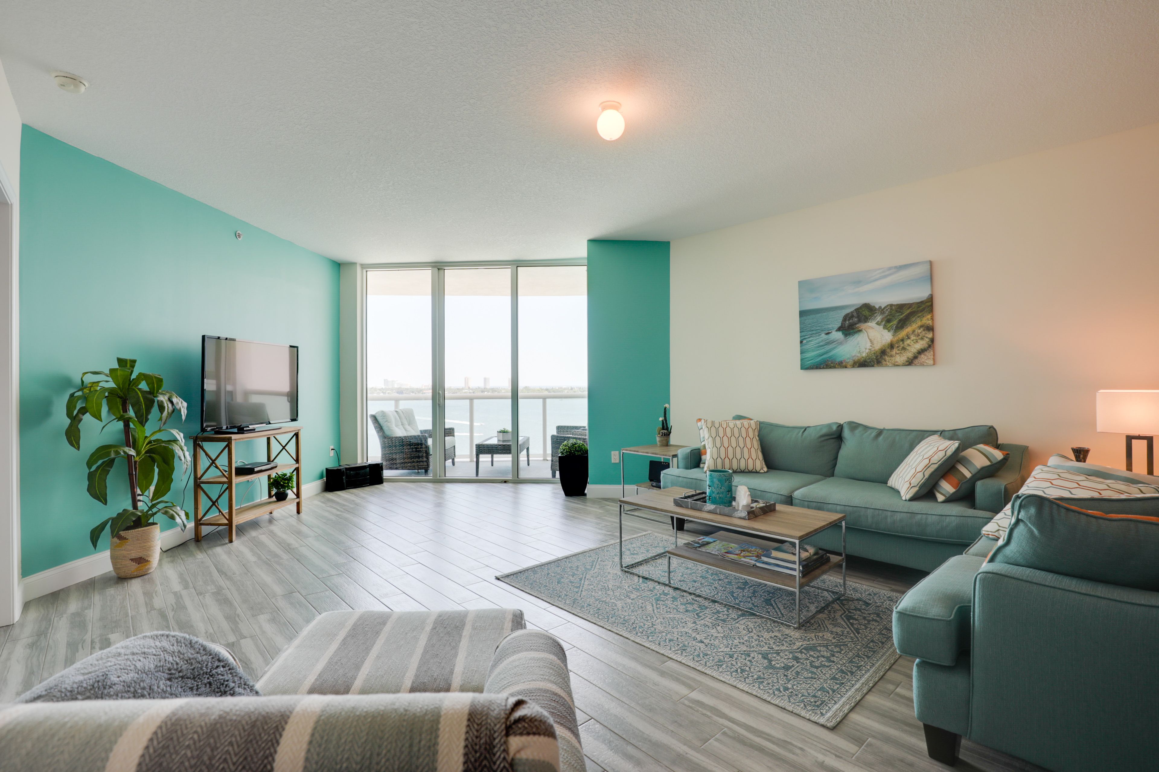 Living Room | Central Heating | Smart TV | Free WiFi